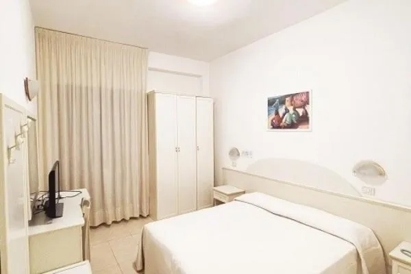 Balcony/Terrace, Bed in Hotel Gabbiano