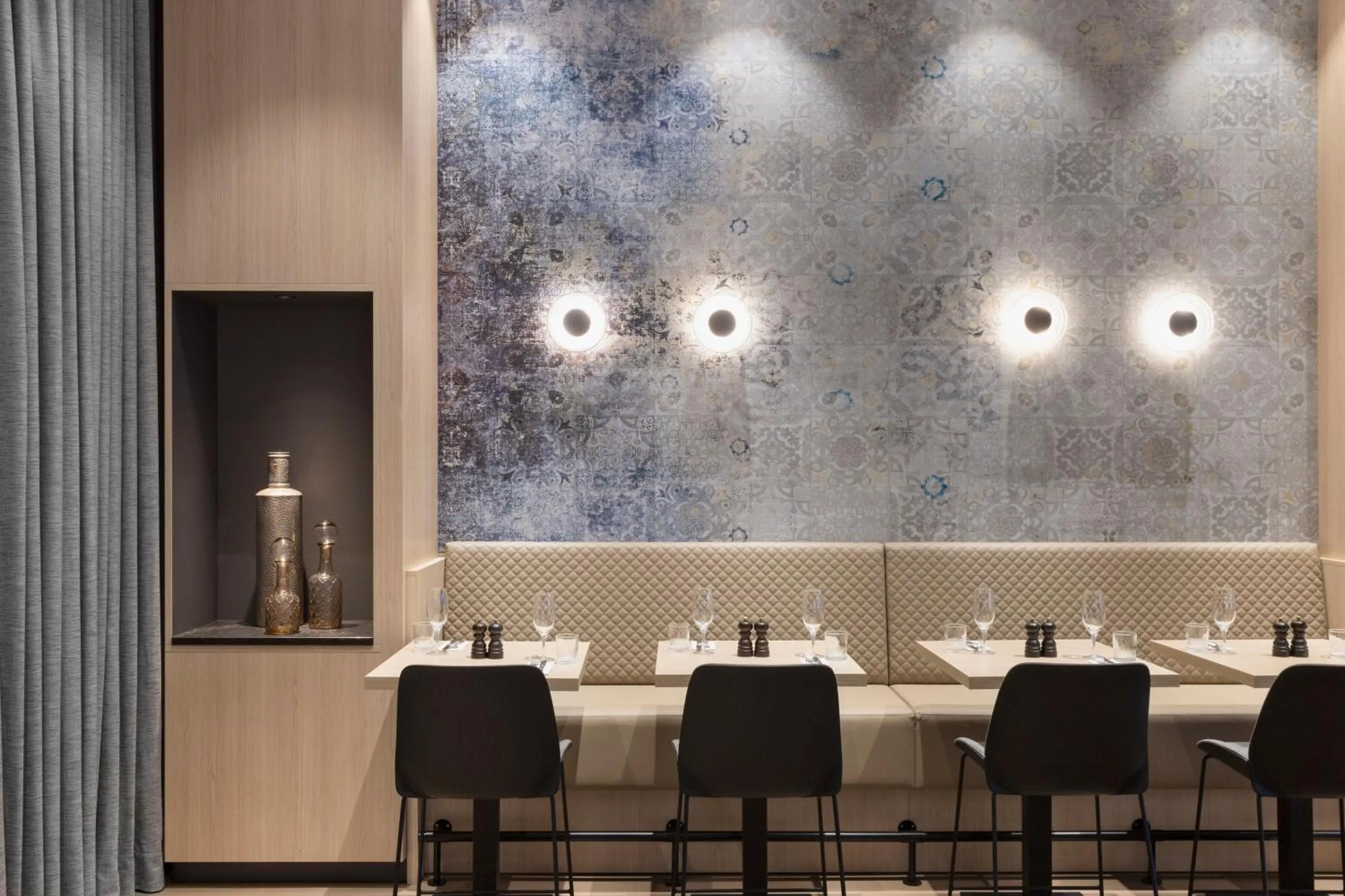 Lounge or bar in Courtyard by Marriott Basel