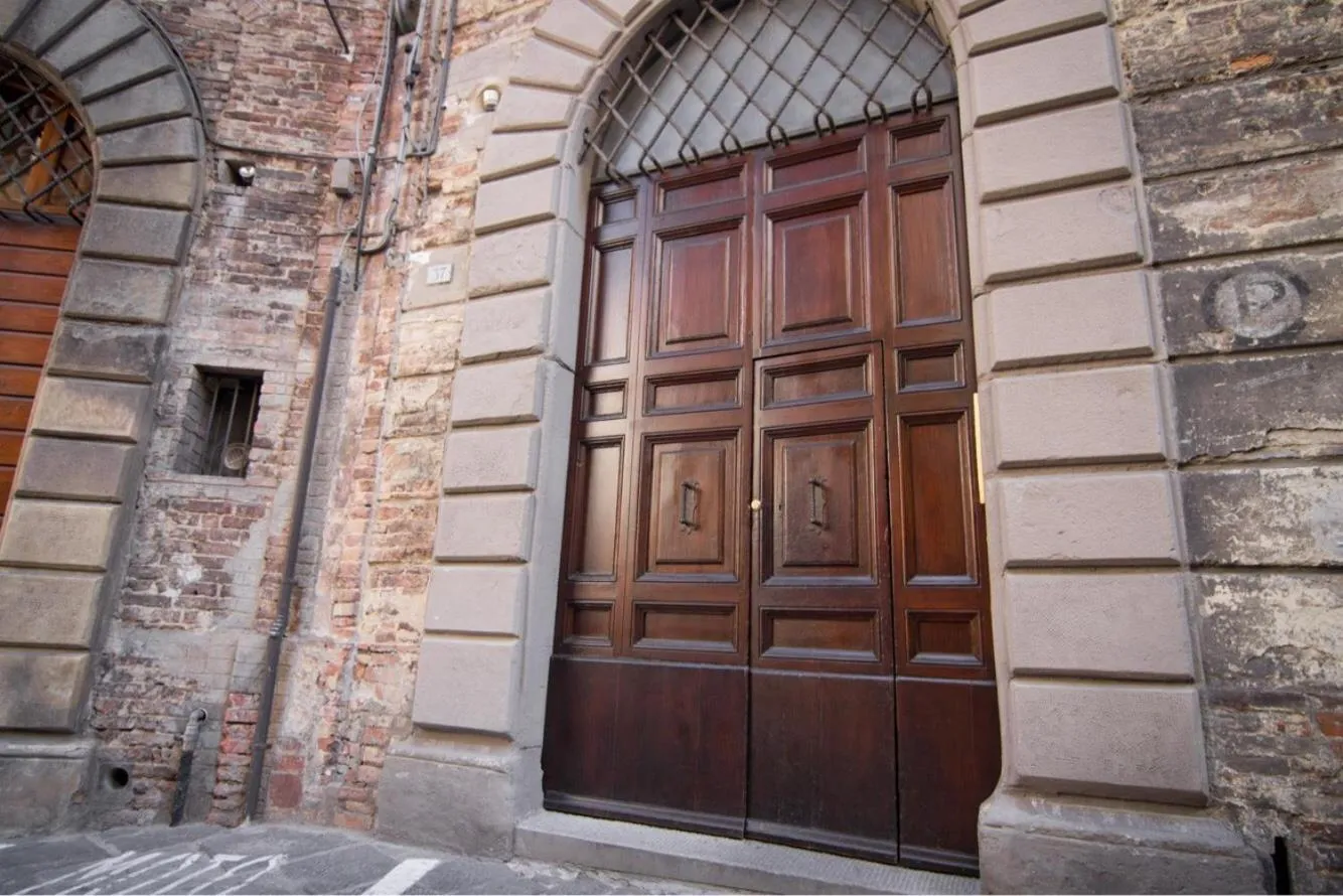 Property building in Rinidia - Siena Centro