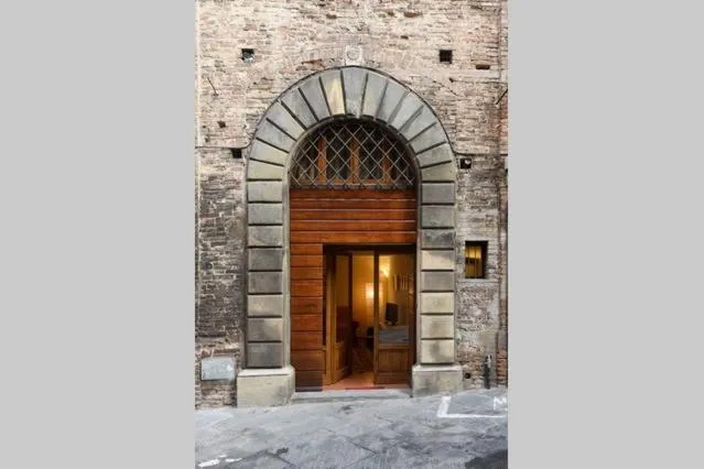 Property building in Rinidia - Siena Centro
