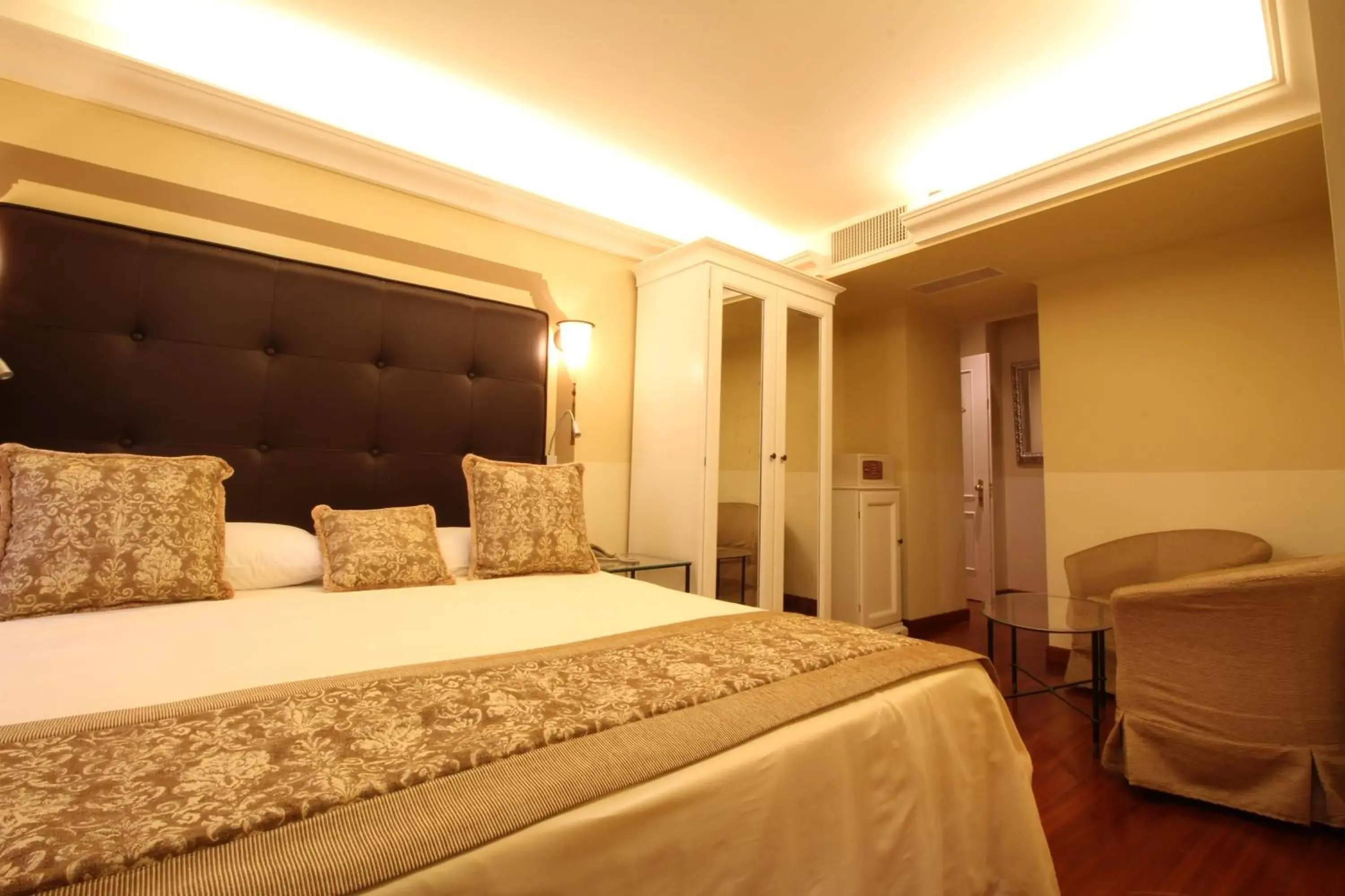 Bedroom, Bed in Hotel Le Isole Bedroom, Bed in Hotel Le Isole