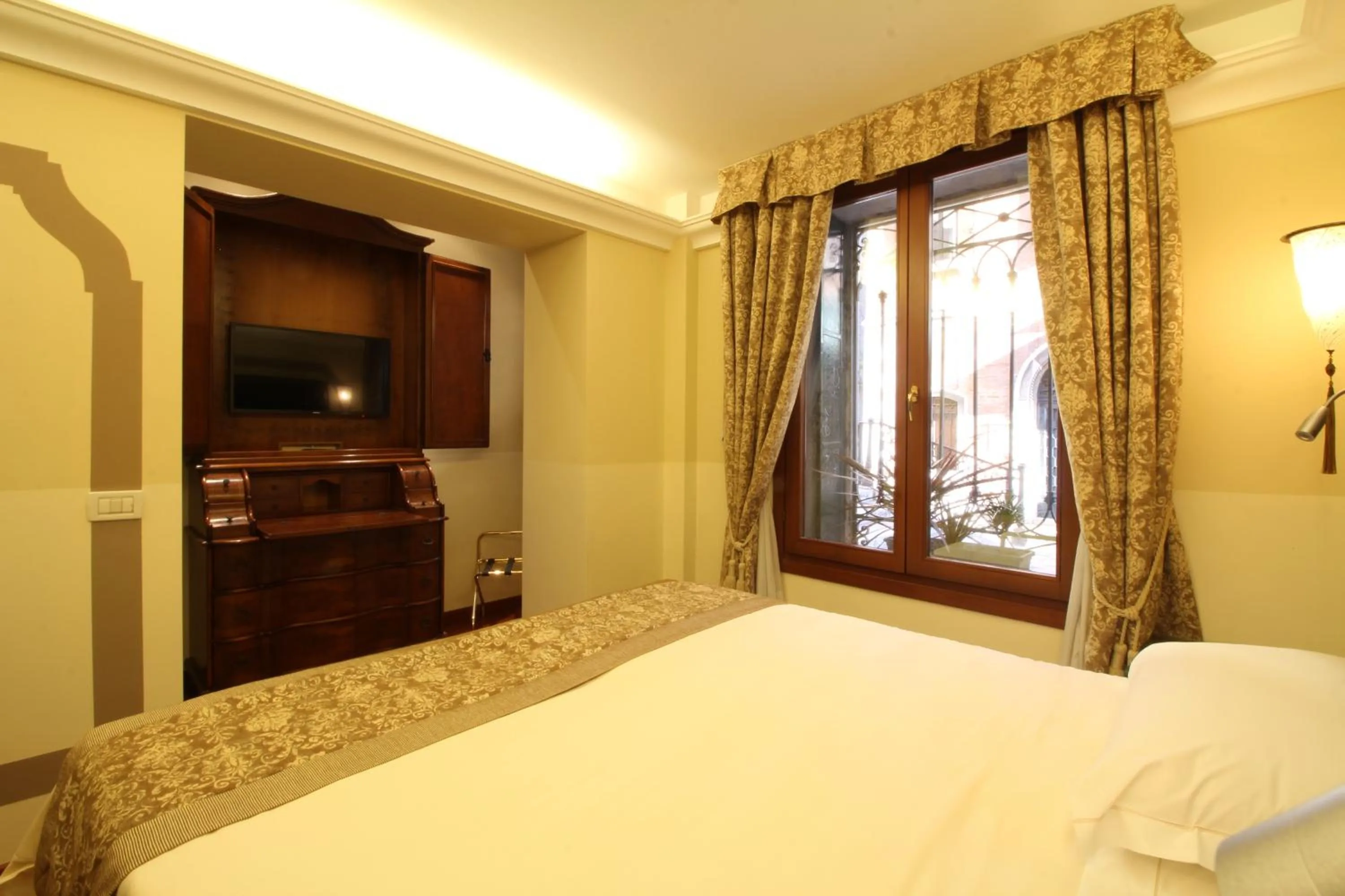 Bedroom, Bed in Hotel Le Isole