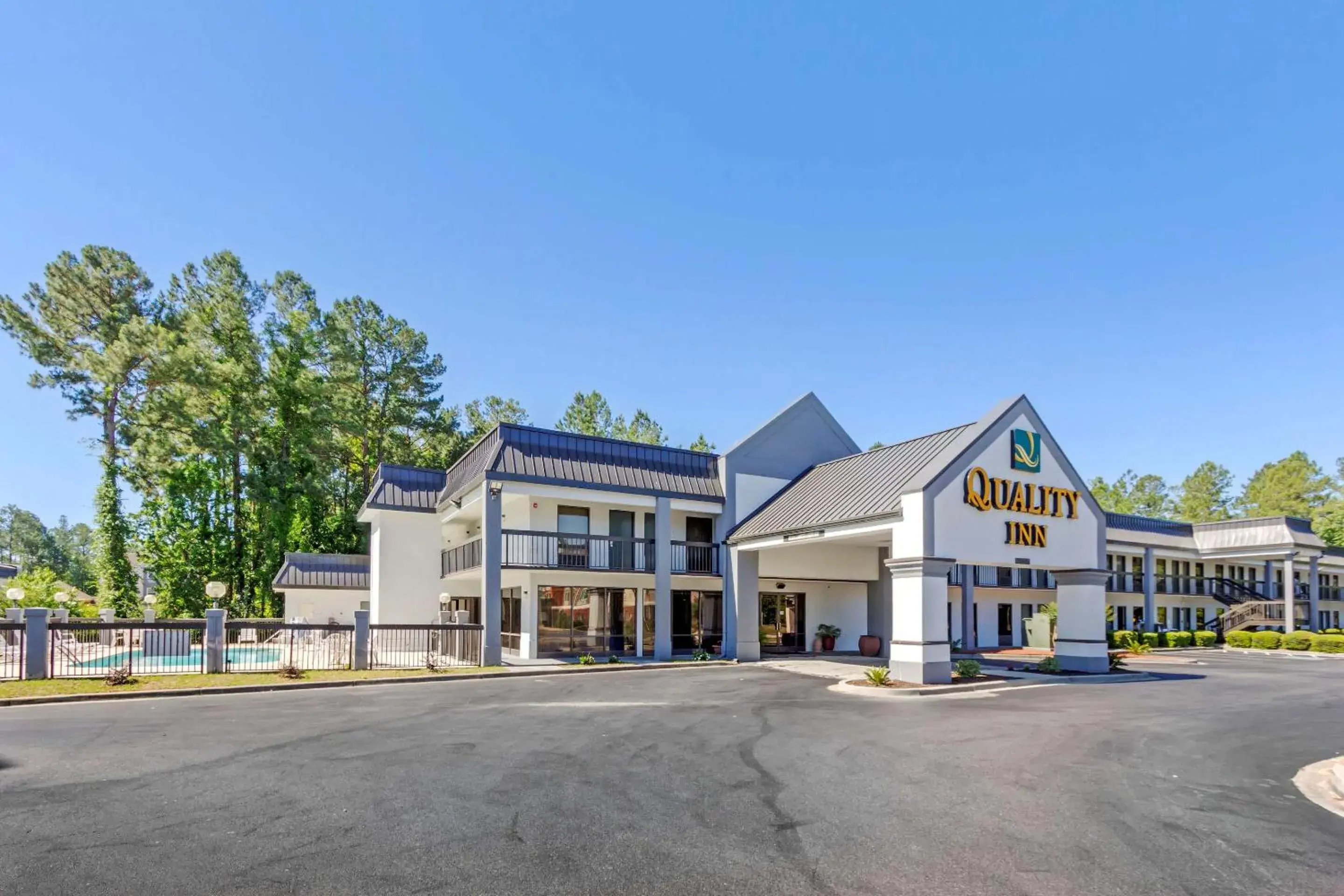 Property building in Quality Inn Walterboro I-95 Property building in Quality Inn Walterboro I-95
