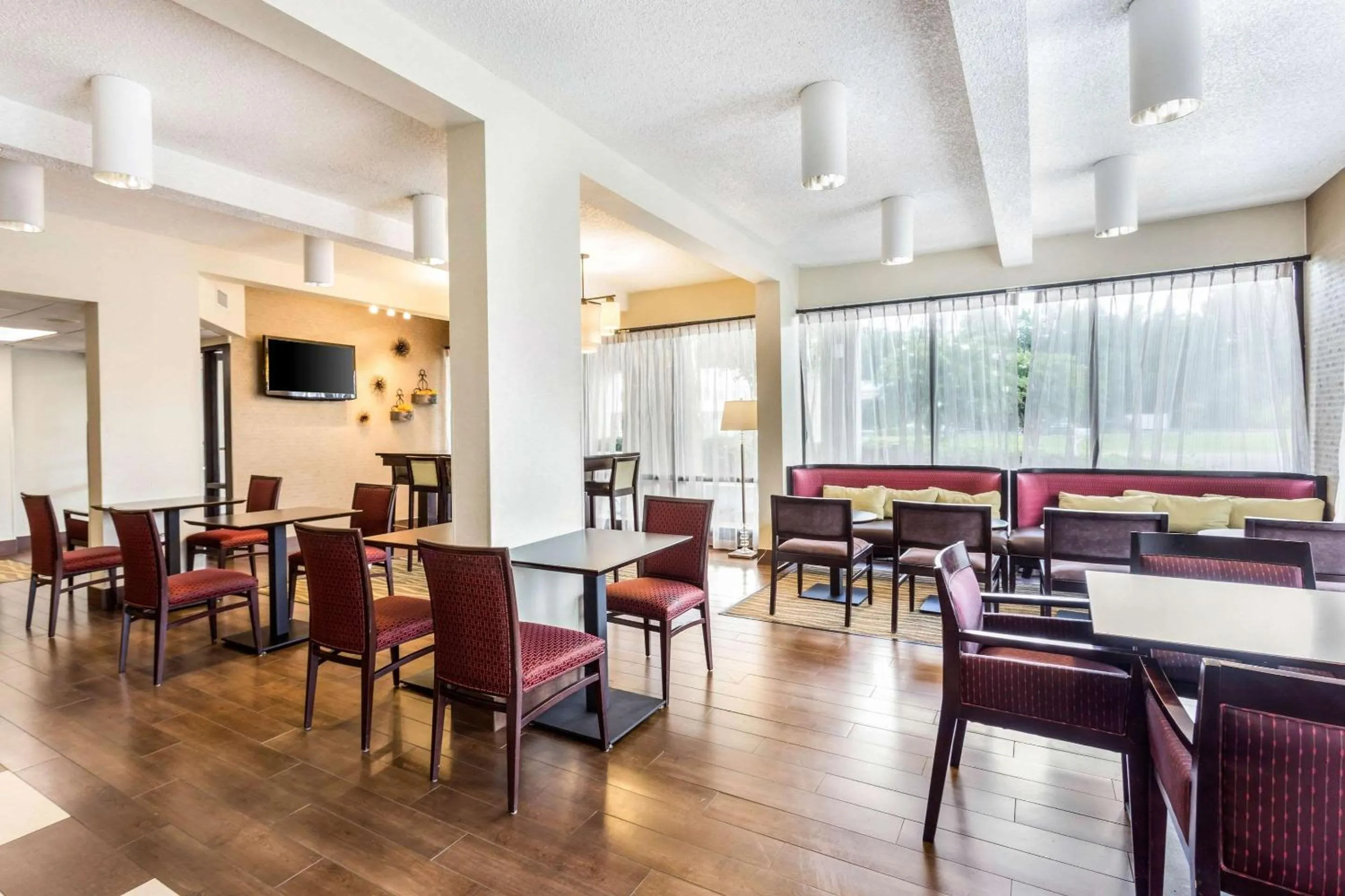 Restaurant/places to eat in Quality Inn Walterboro I-95