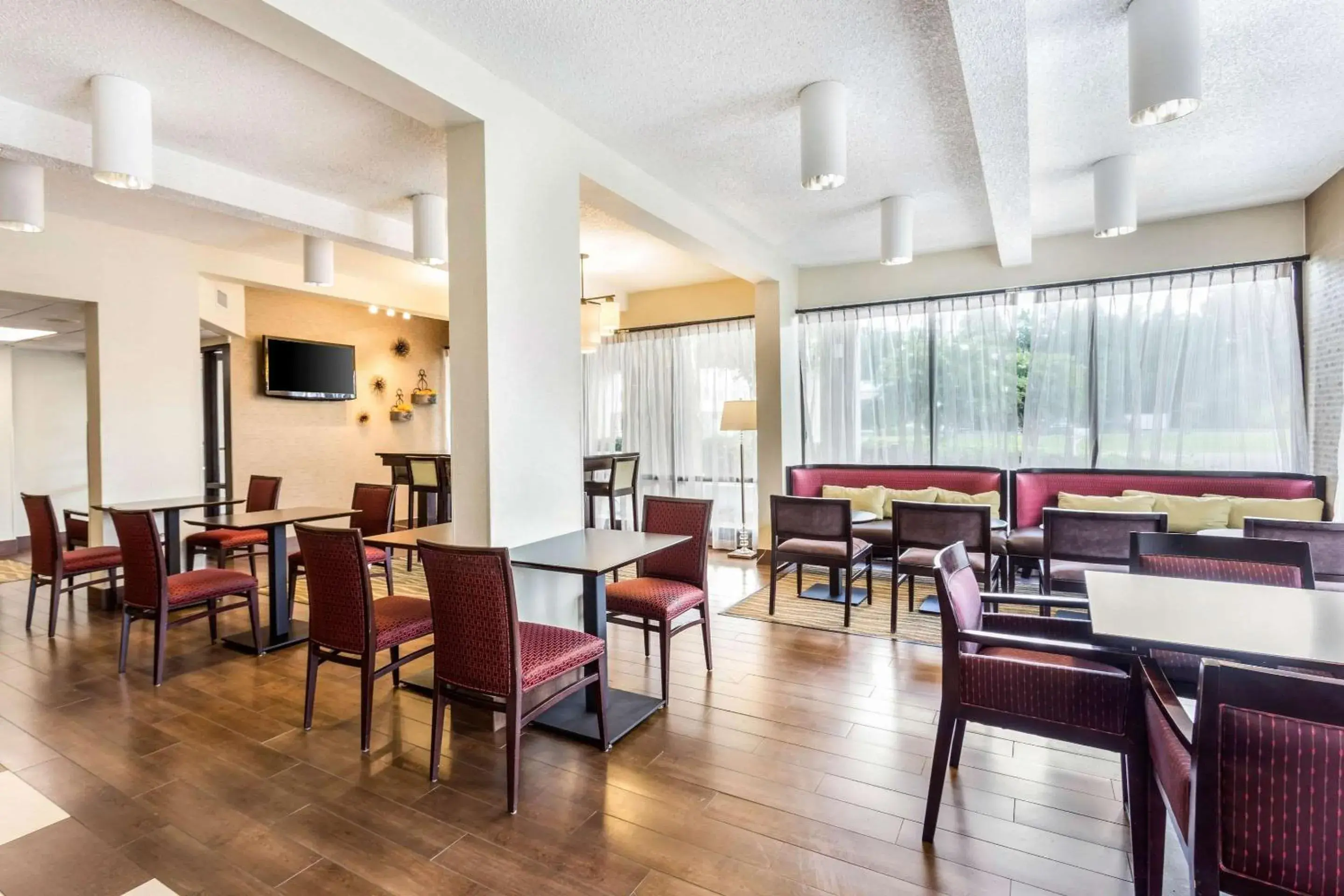 Restaurant/places to eat in Quality Inn Walterboro I-95 Restaurant/places to eat in Quality Inn Walterboro I-95