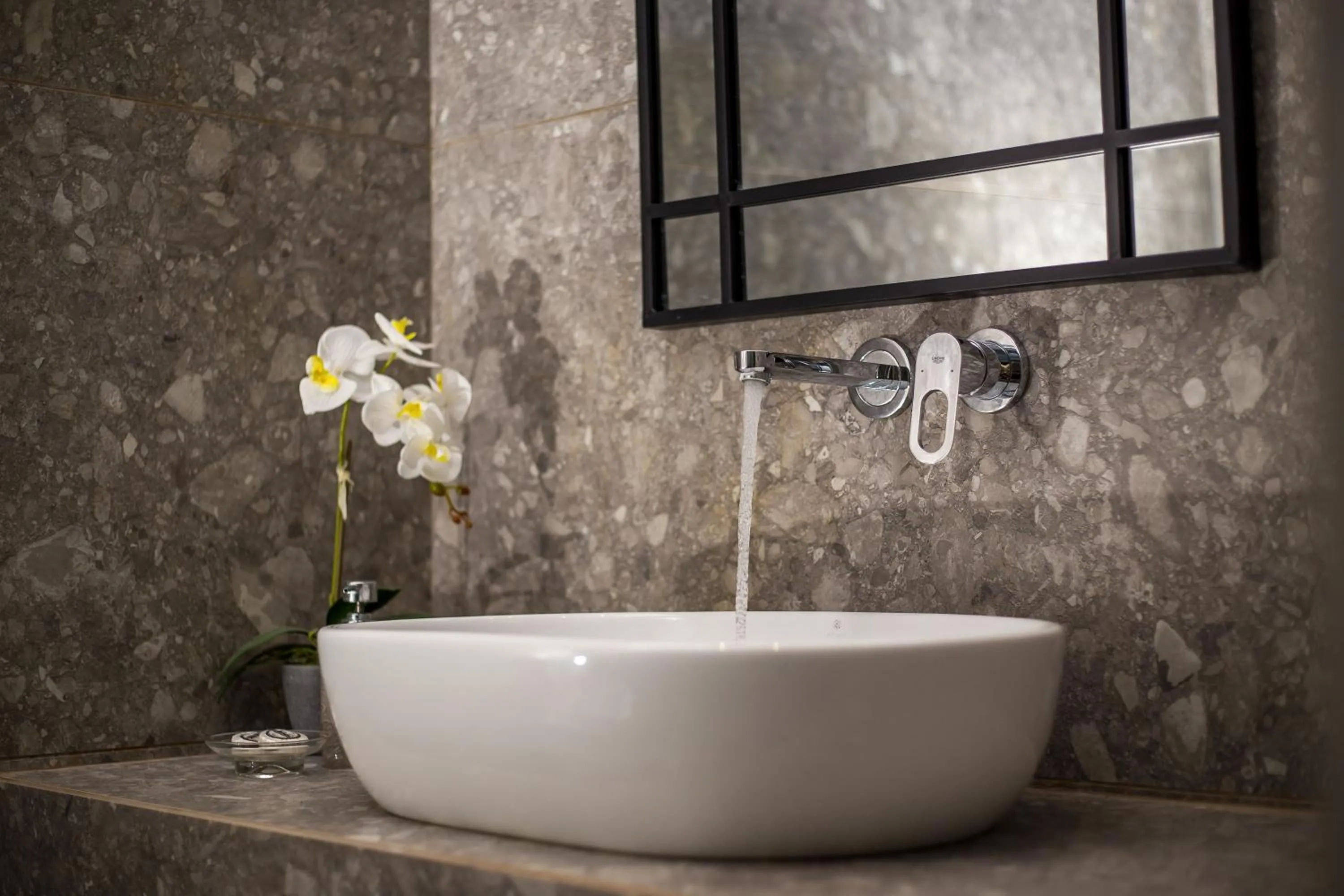 Bathroom in Dias Studios & Suites