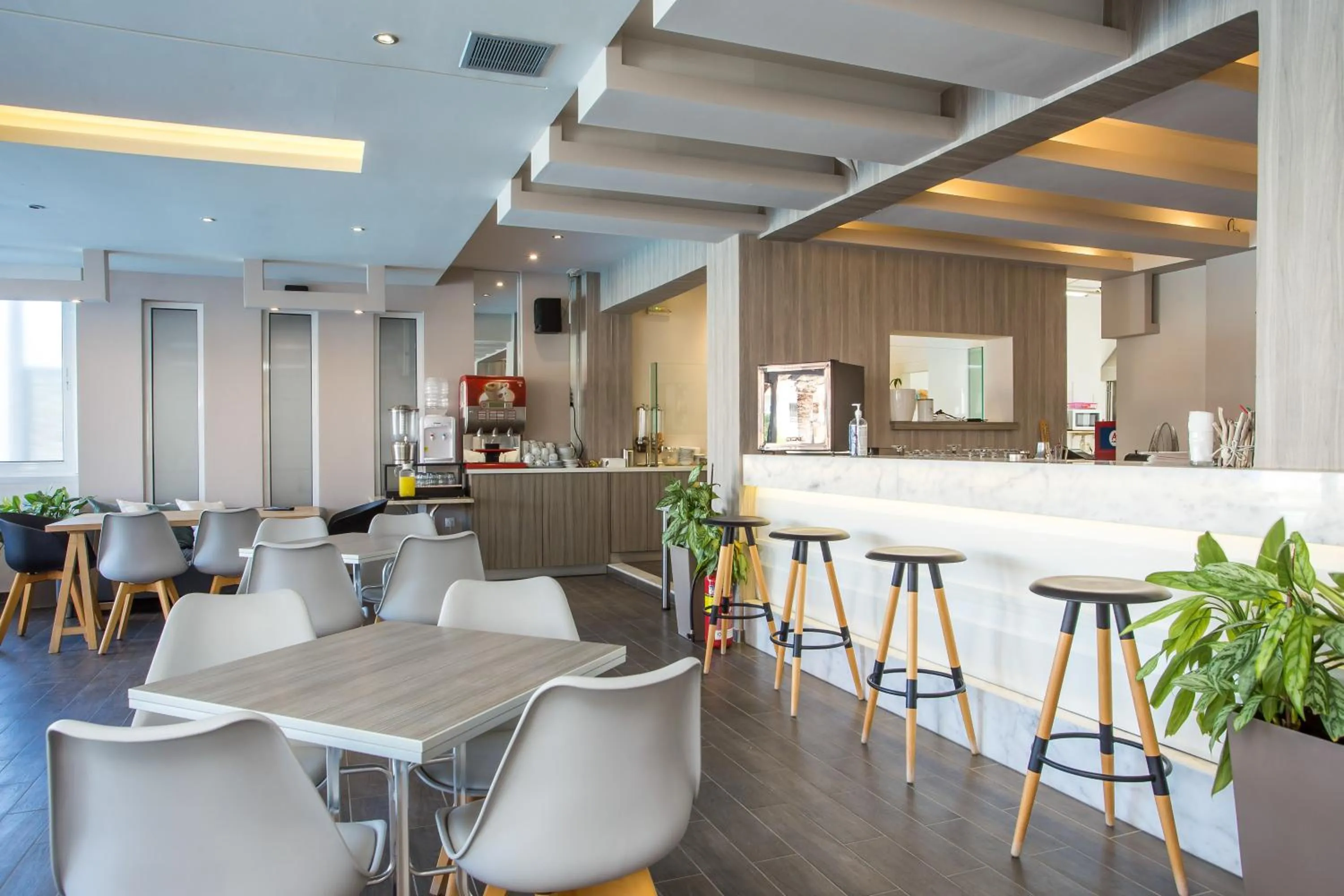 Dias Studios & Suites