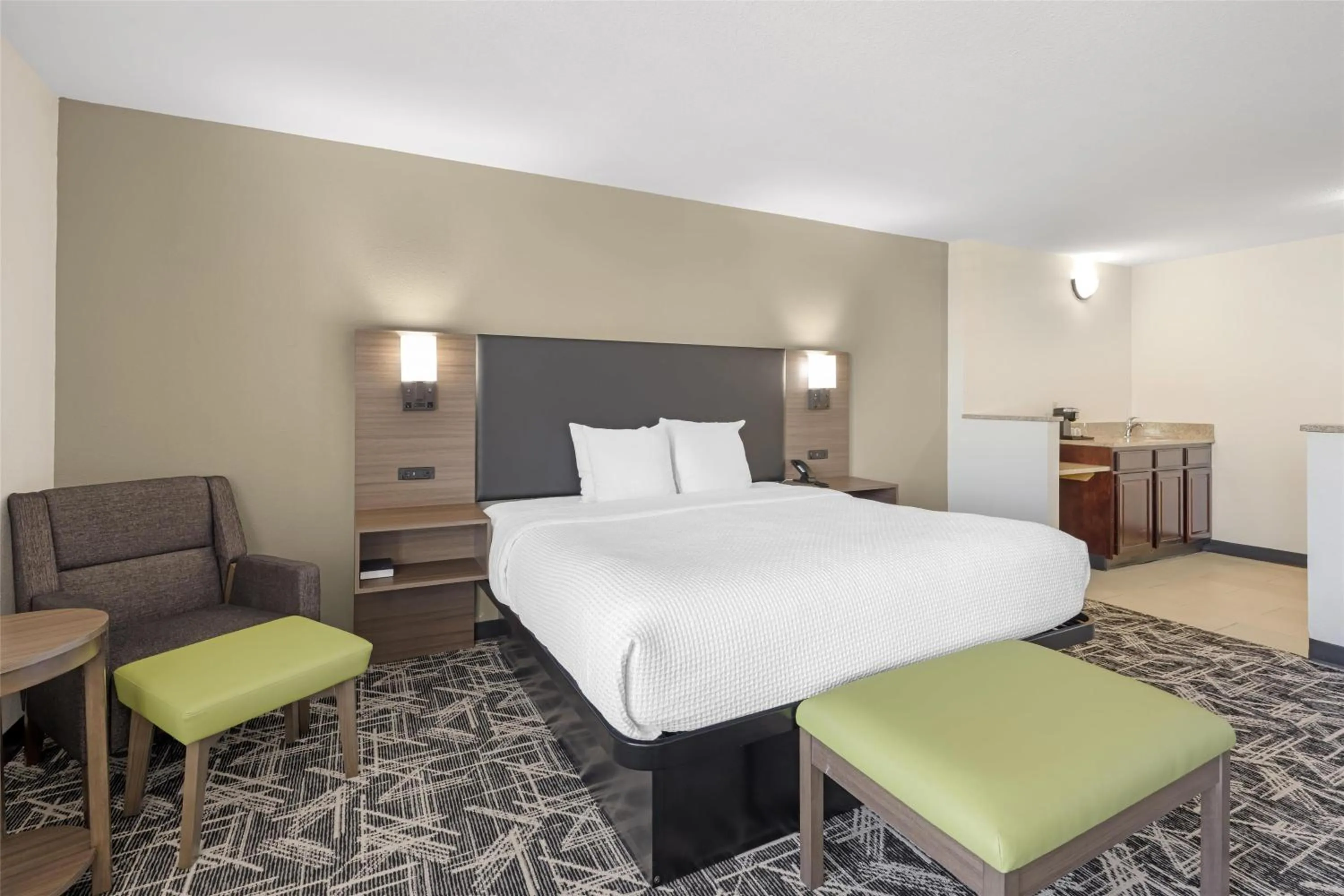 Photo of the whole room, Bed in Best Western Plus York Hotel and Conference Center