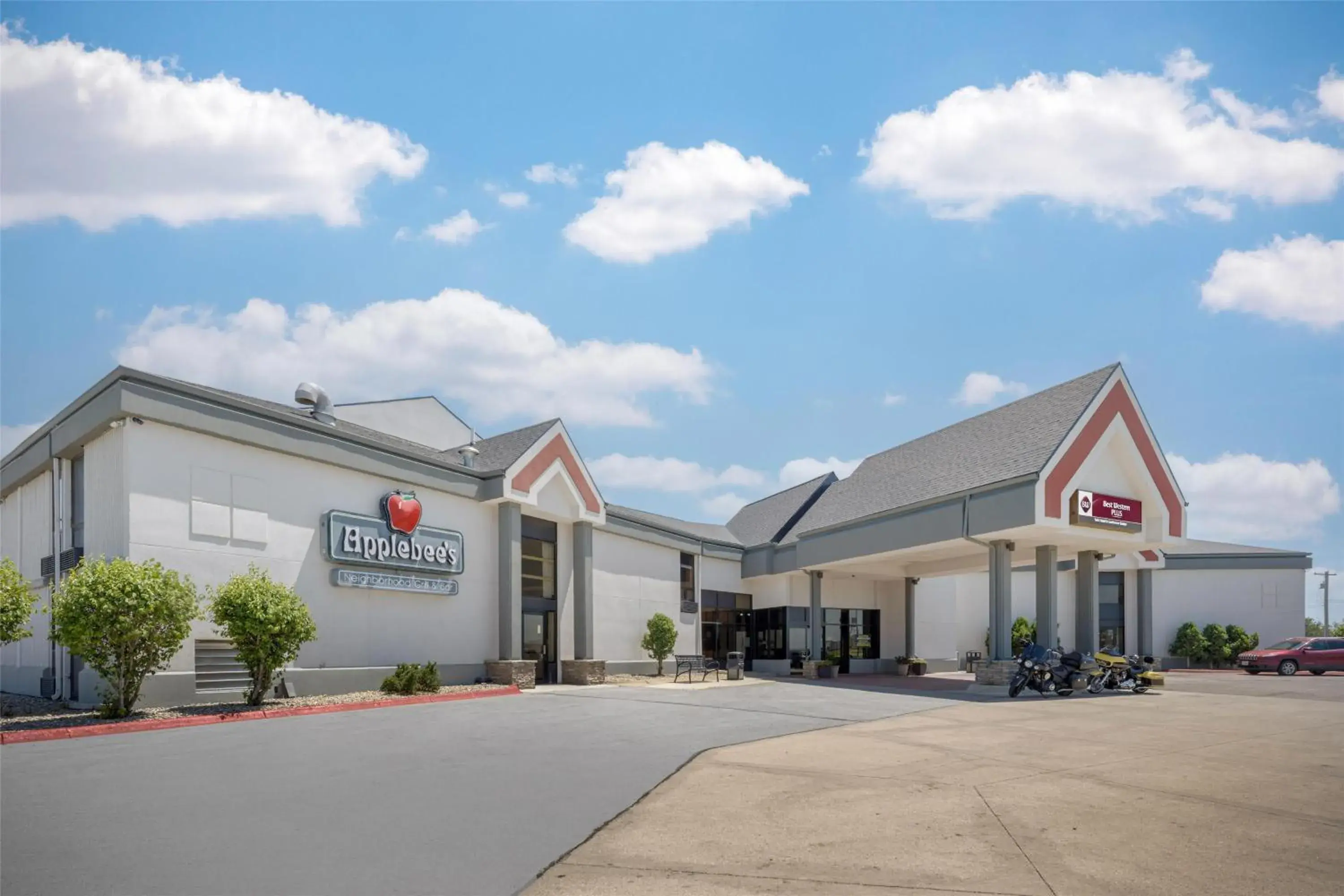 Property building in Best Western Plus York Hotel and Conference Center Property building in Best Western Plus York Hotel and Conference Center