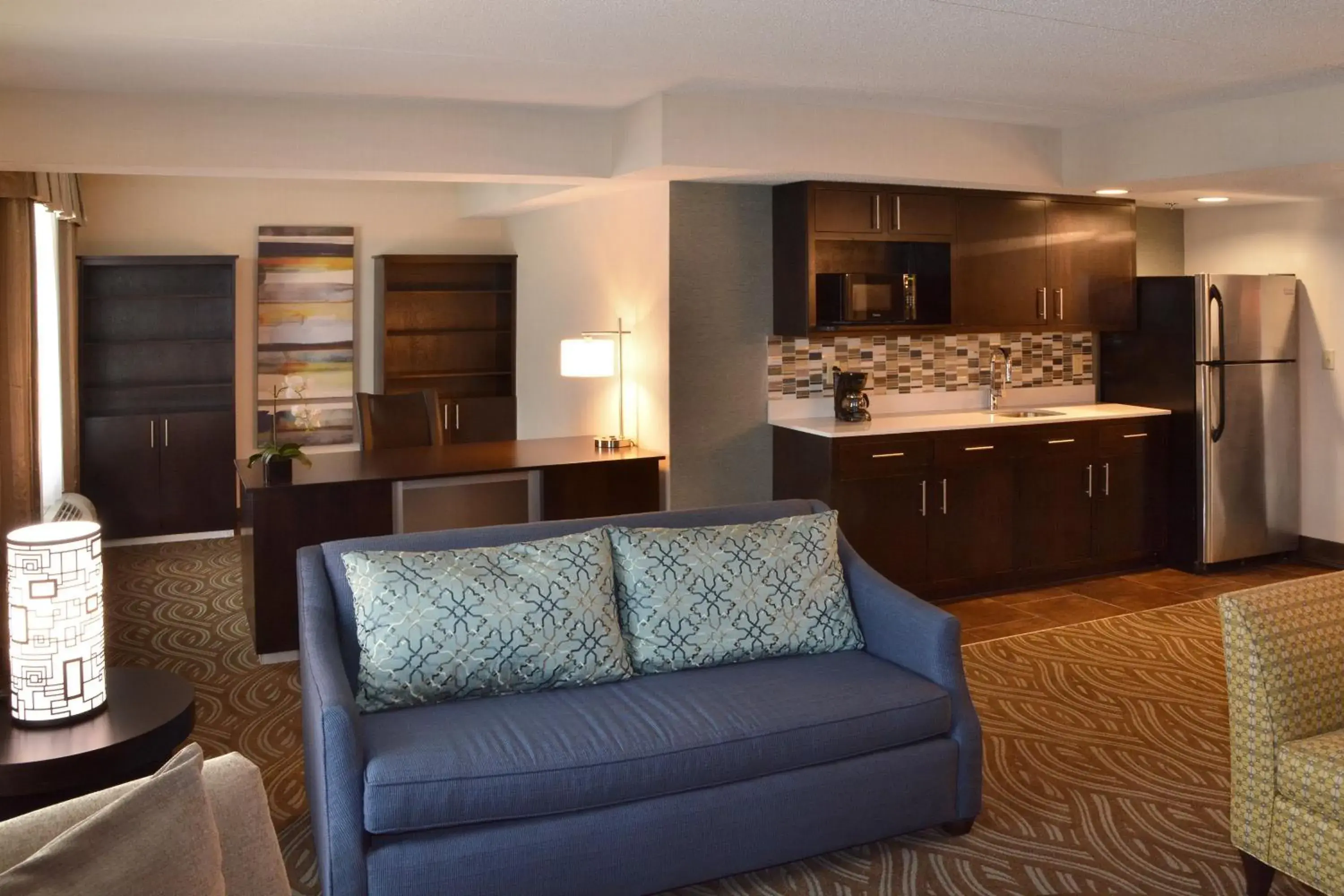One-Bedroom King Suite - Non-Smoking in Holiday Inn Youngstown-South - Boardman by IHG One-Bedroom King Suite - Non-Smoking in Holiday Inn Youngstown-South - Boardman by IHG