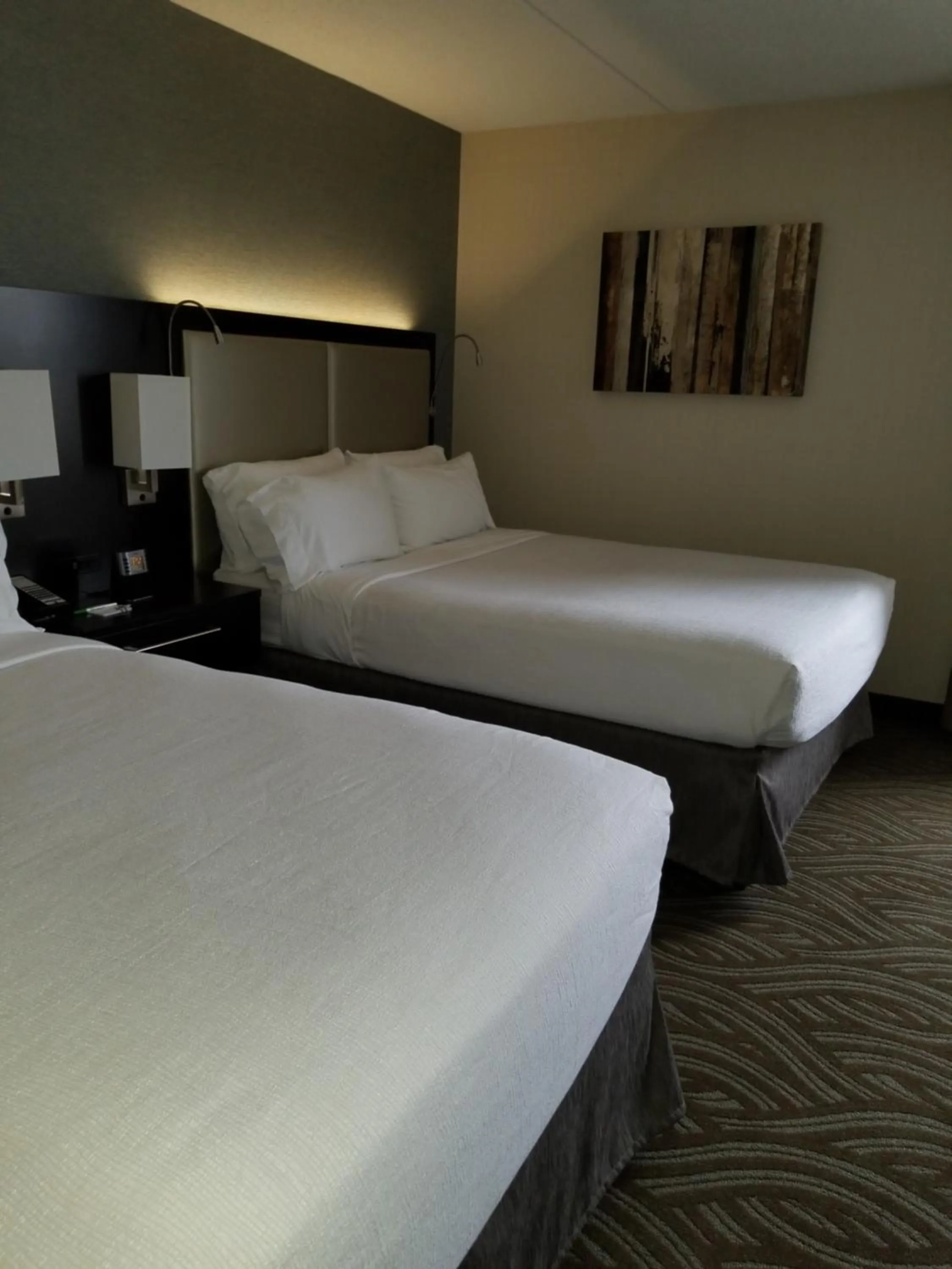 Bed in Holiday Inn Youngstown-South - Boardman by IHG