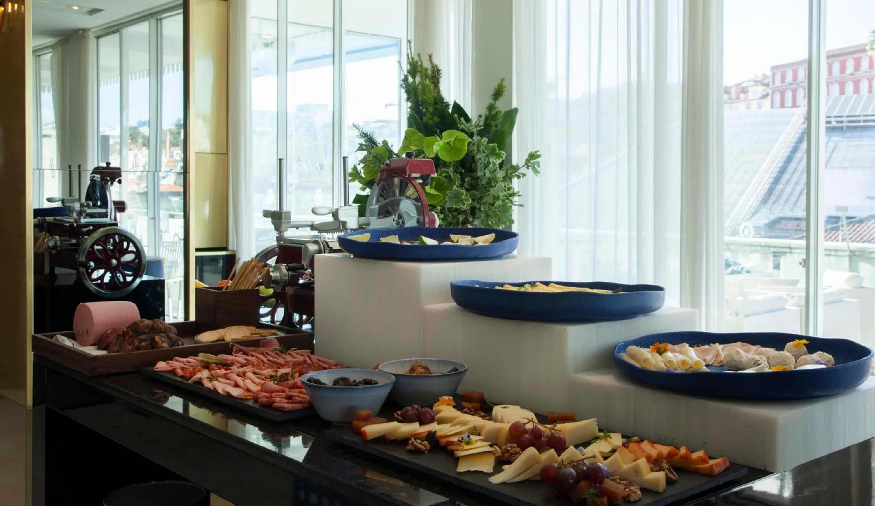 Buffet breakfast in Altis Avenida Hotel