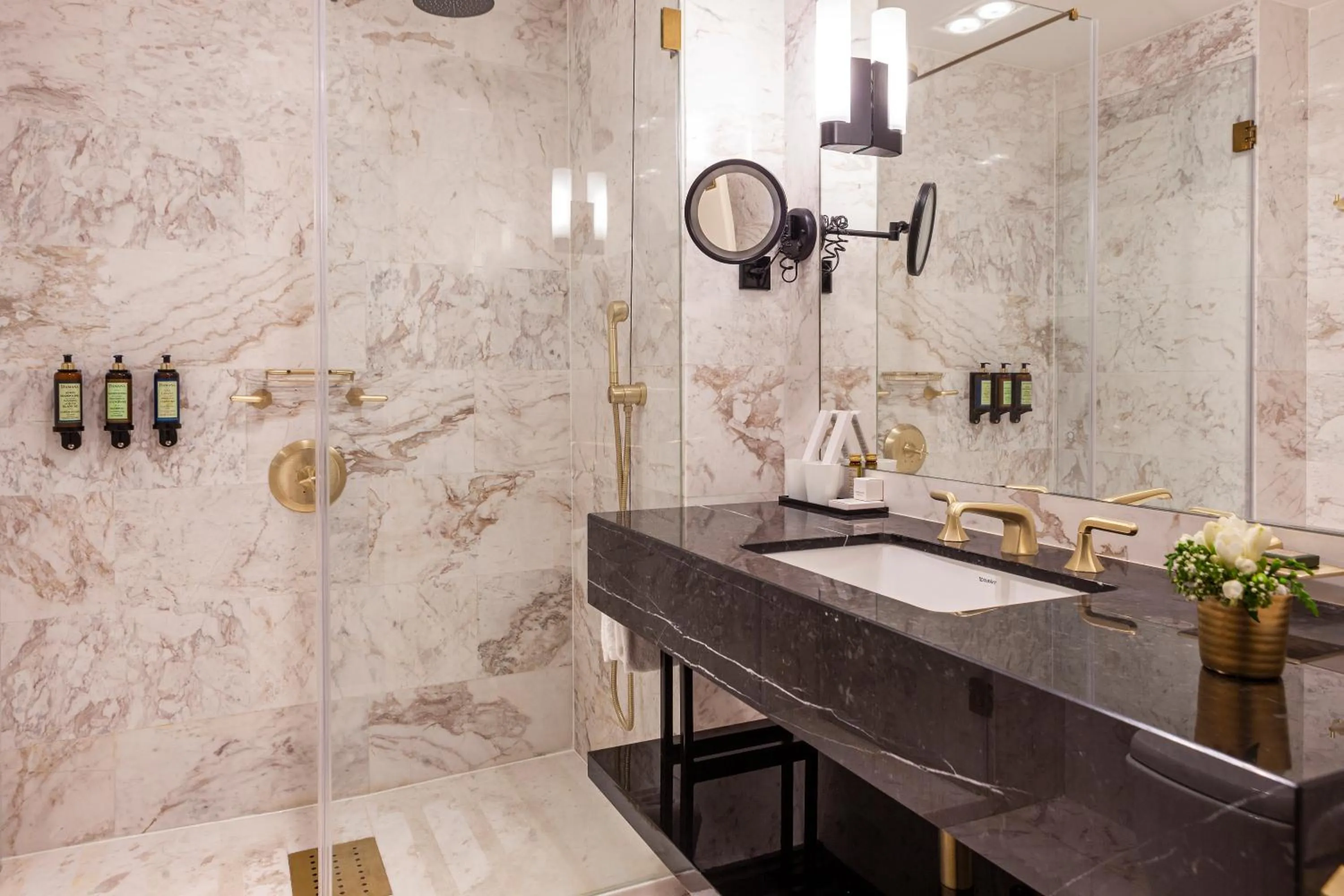 Bathroom in Altis Avenida Hotel