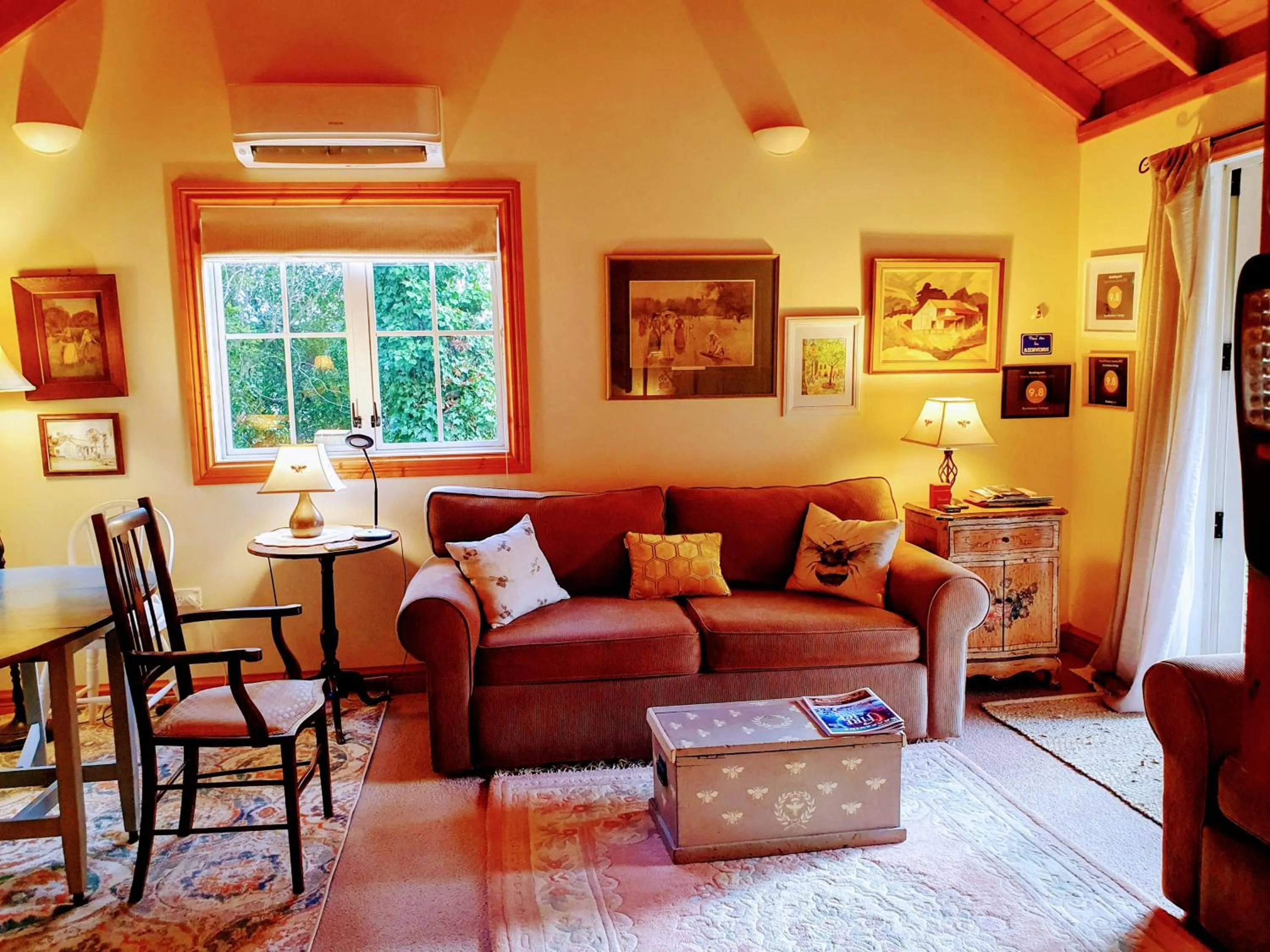 Bumblebee Cottage