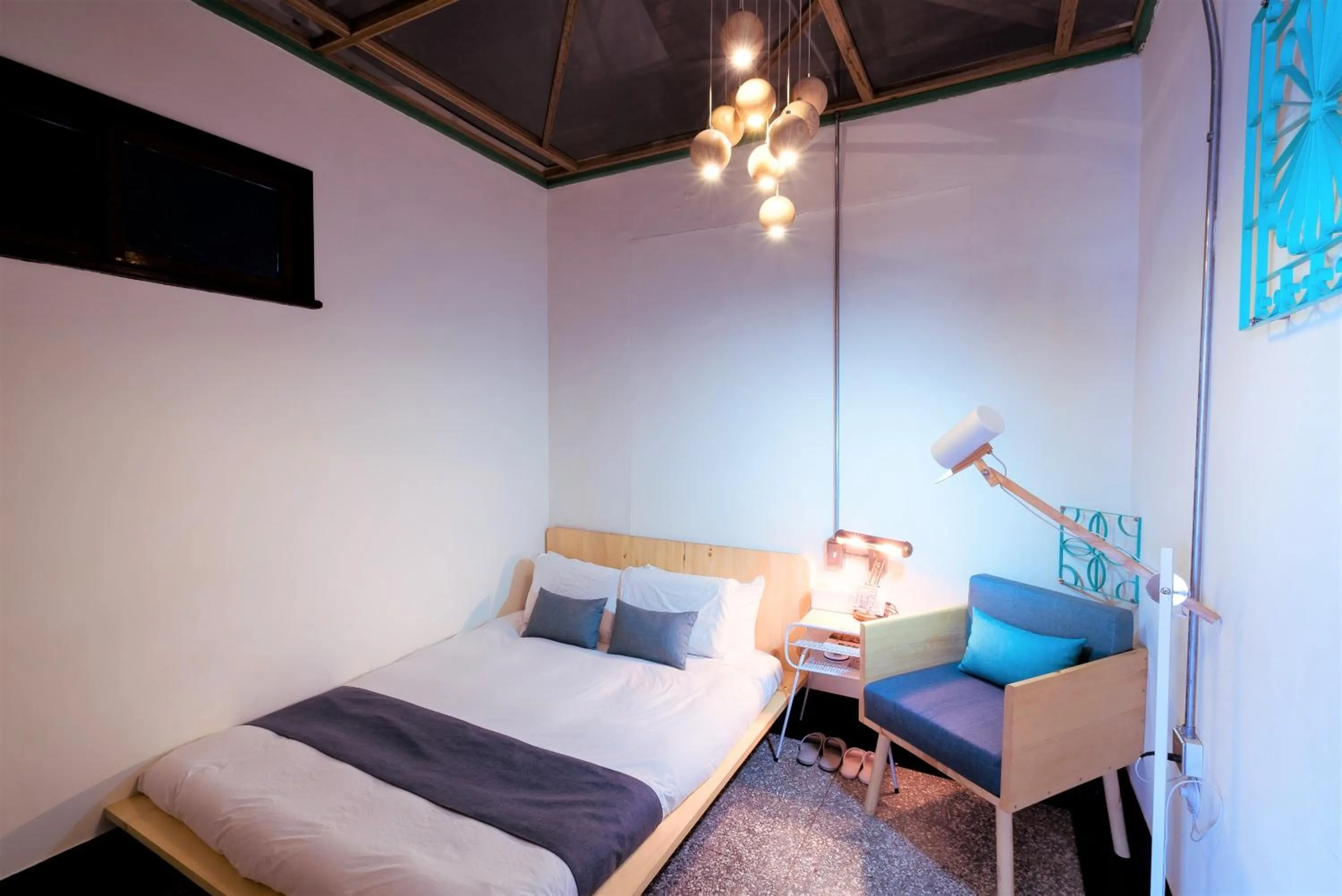 Photo of the whole room, Bed in With Inn Hostel