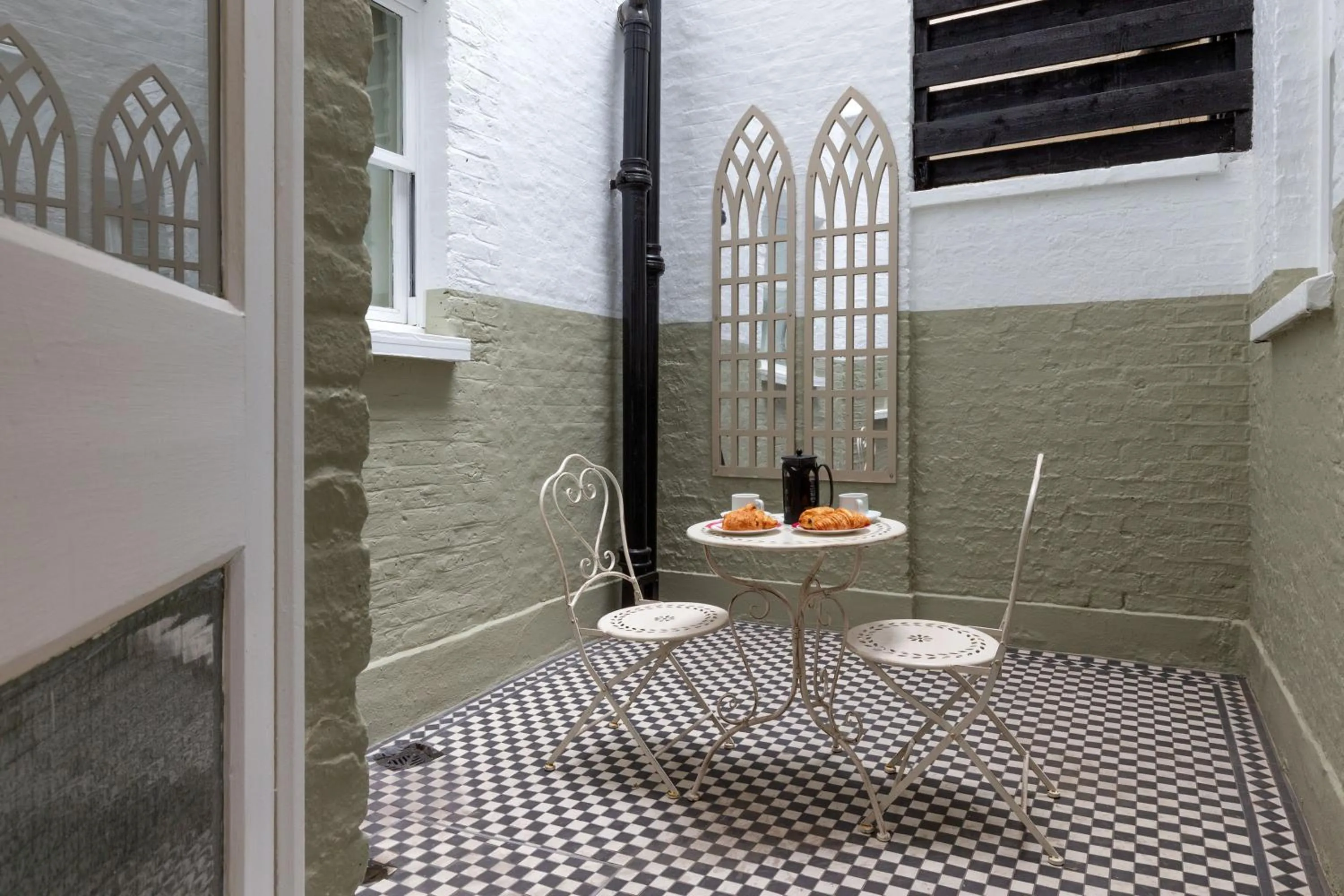 Patio in Collingham Serviced Apartments