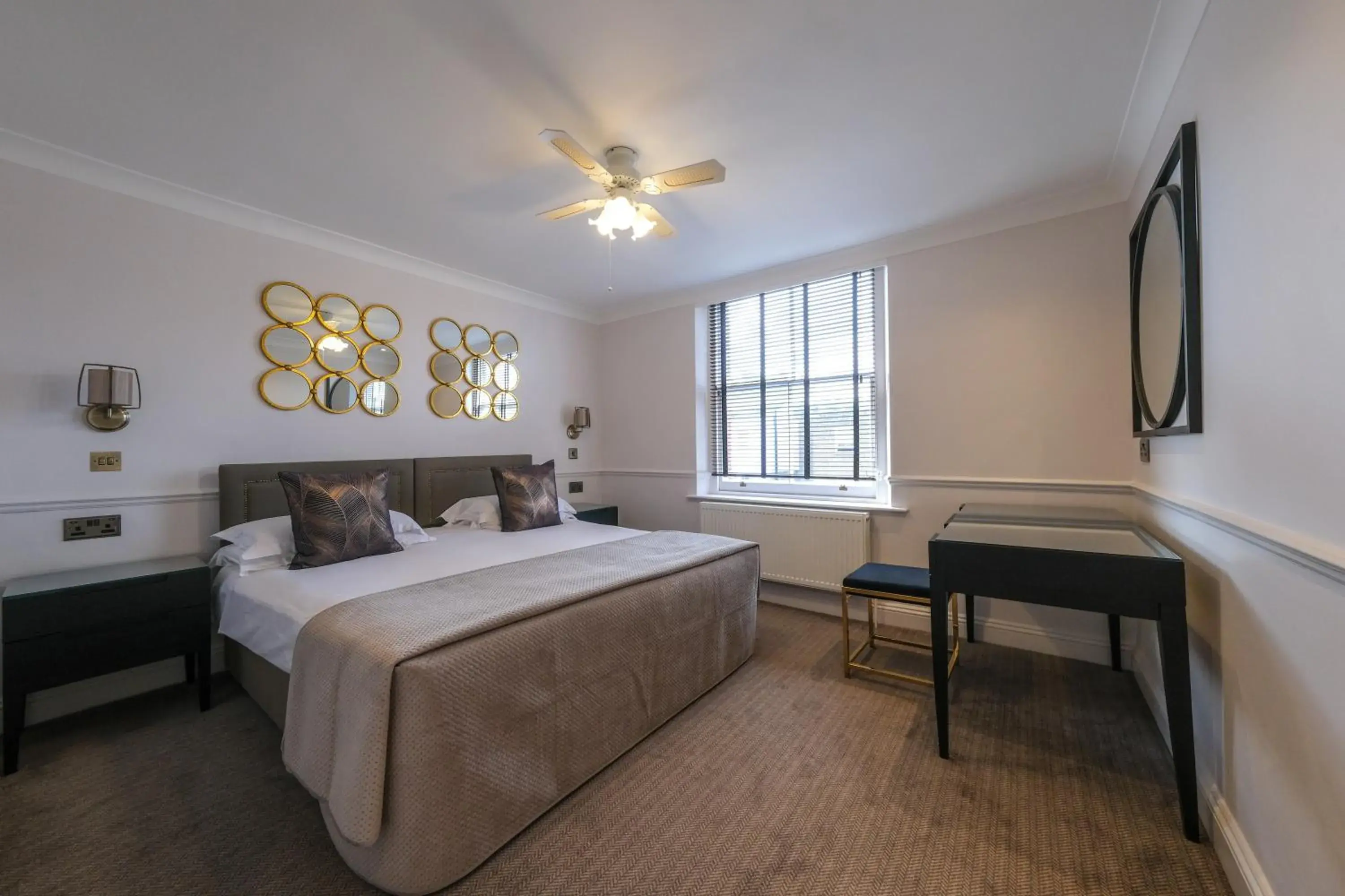 Two-Bedroom One-Bathroom Apartment in Collingham Serviced Apartments Two-Bedroom One-Bathroom Apartment in Collingham Serviced Apartments
