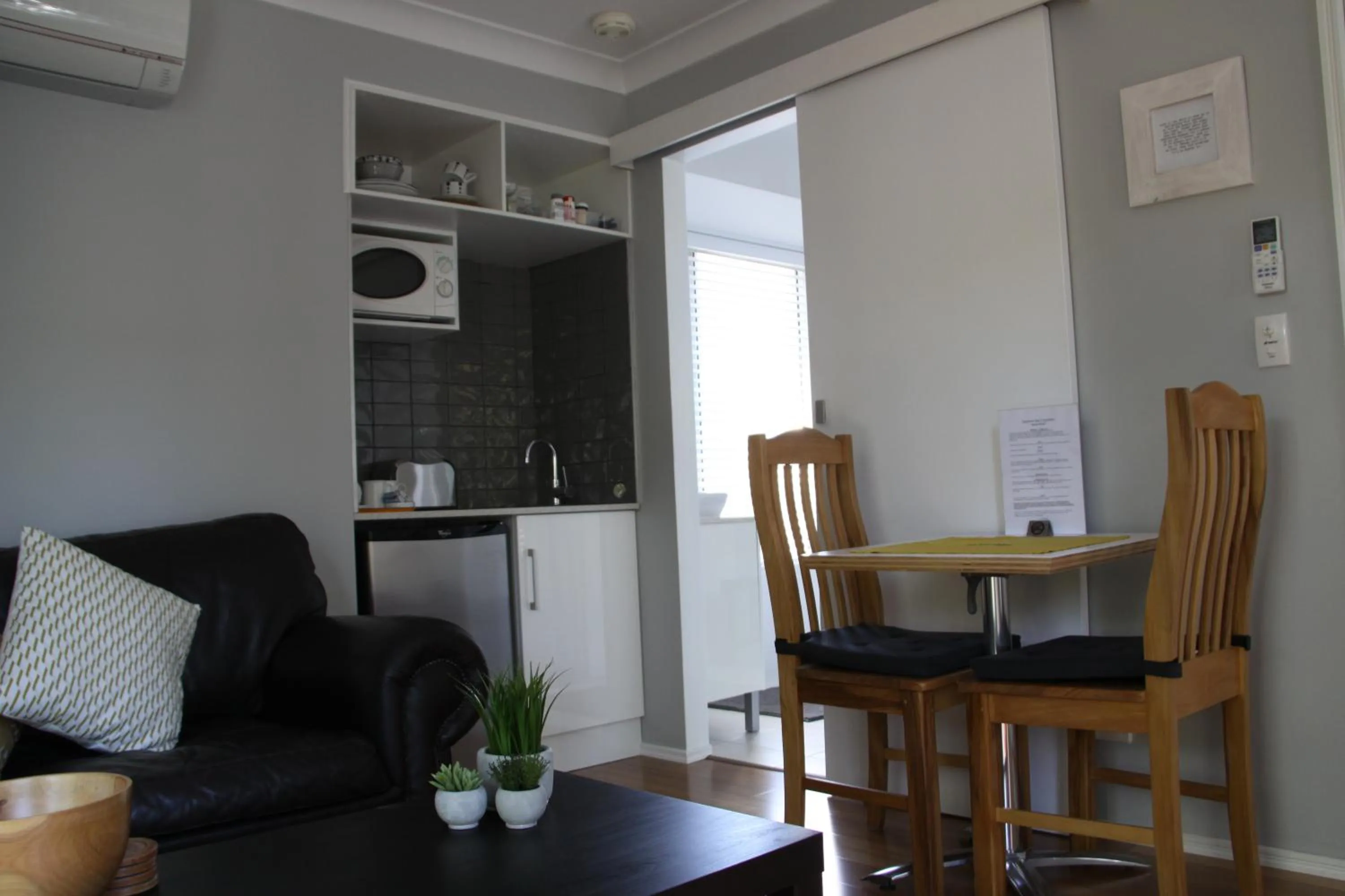 Kitchen or kitchenette in Paperbark Bed & Breakfast