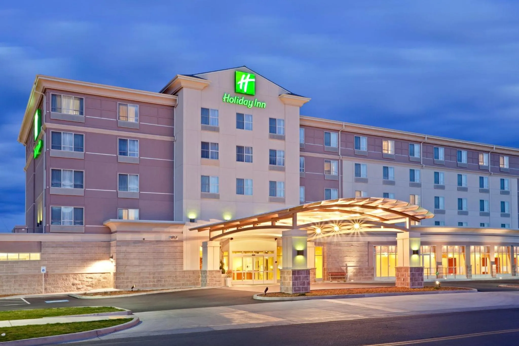Property building in Holiday Inn Yakima by IHG