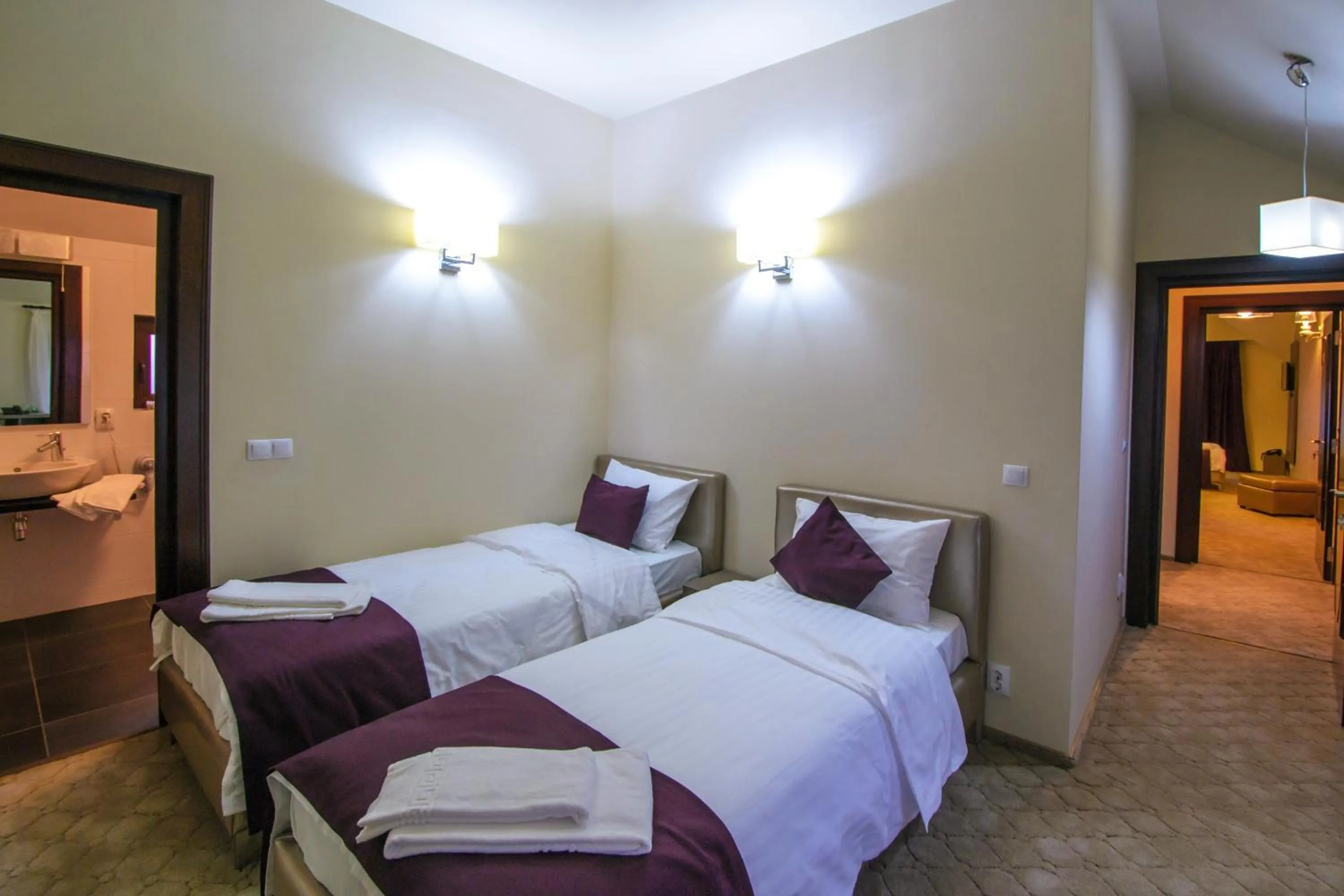 Shower, Bed in Pietrele lui Solomon