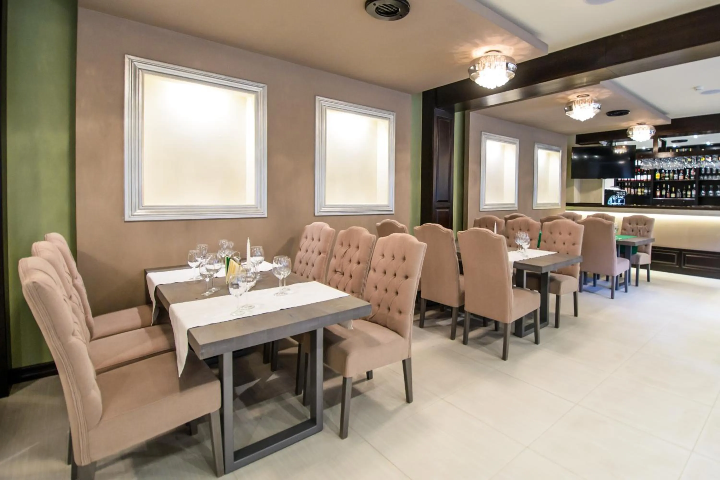 Restaurant/places to eat in Pietrele lui Solomon