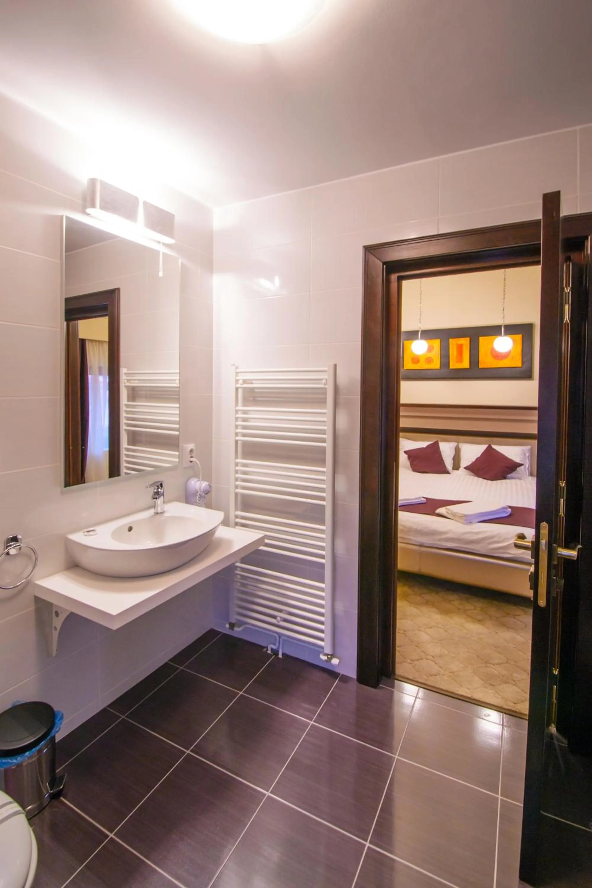 Shower, Bed in Pietrele lui Solomon