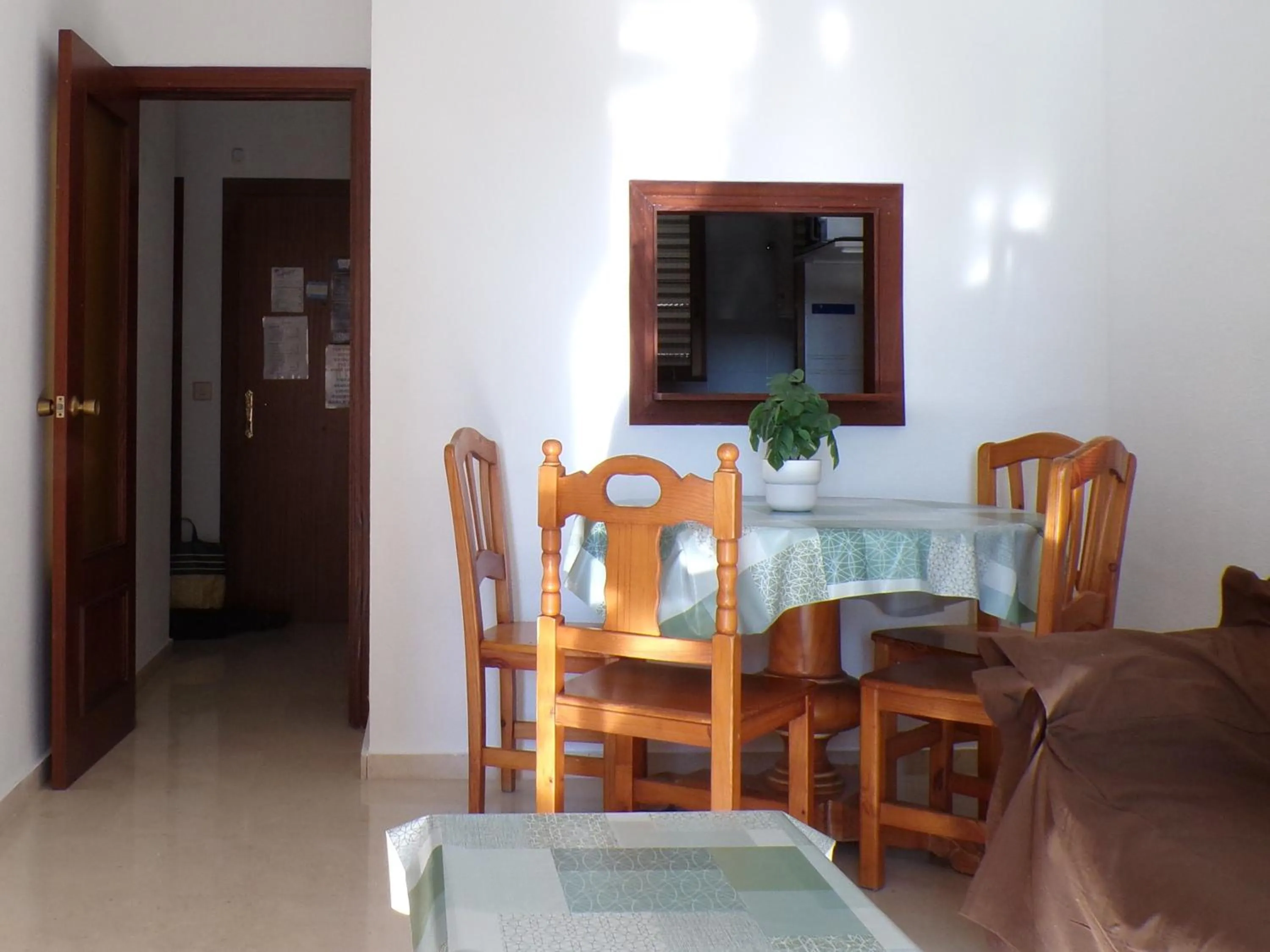 Dining area in Apartamentos Gemelos 2 y 4 by Gestaltur
