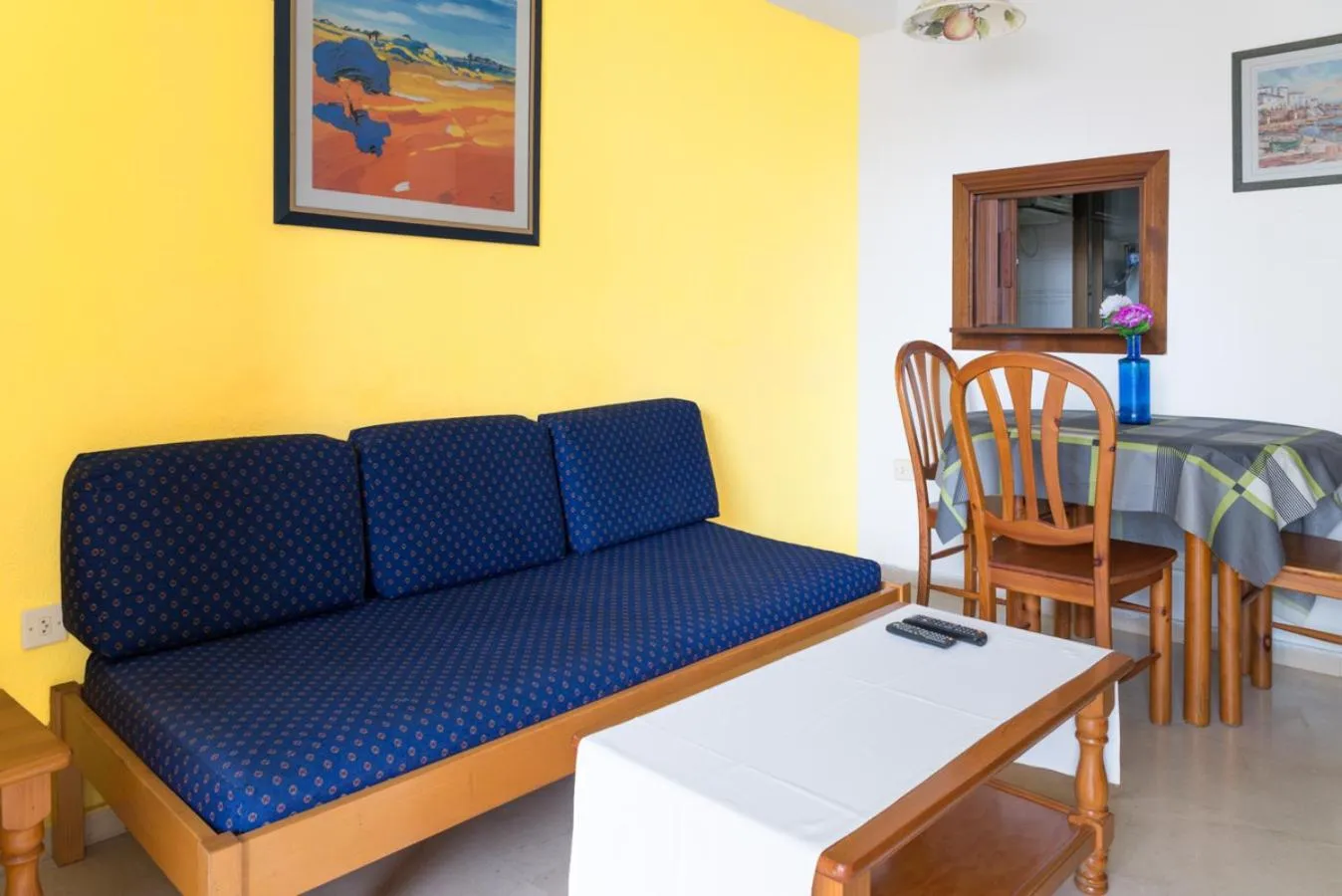 Living room in Apartamentos Gemelos 2 y 4 by Gestaltur