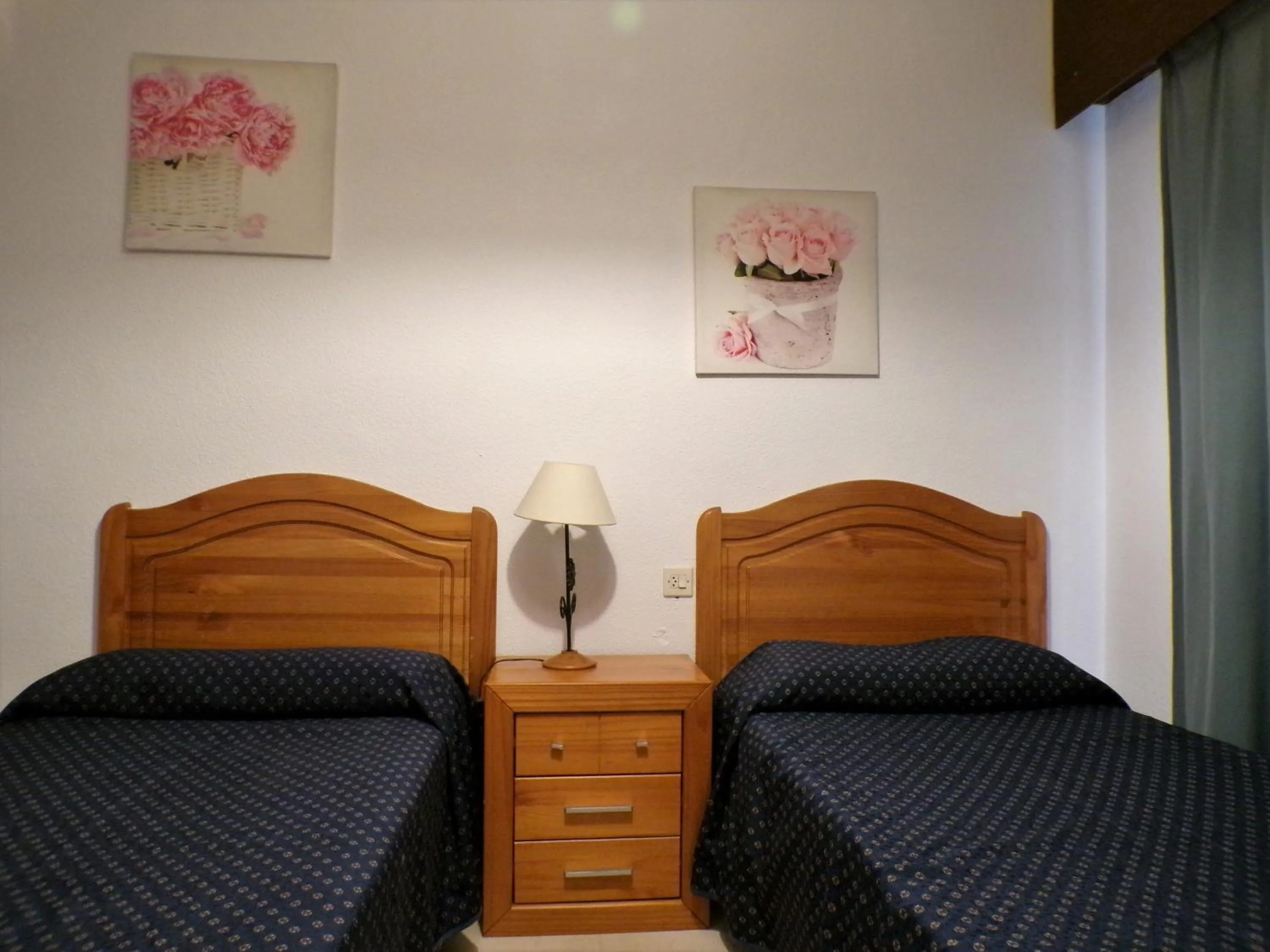 Bedroom, Bed in Apartamentos Gemelos 2 y 4 by Gestaltur