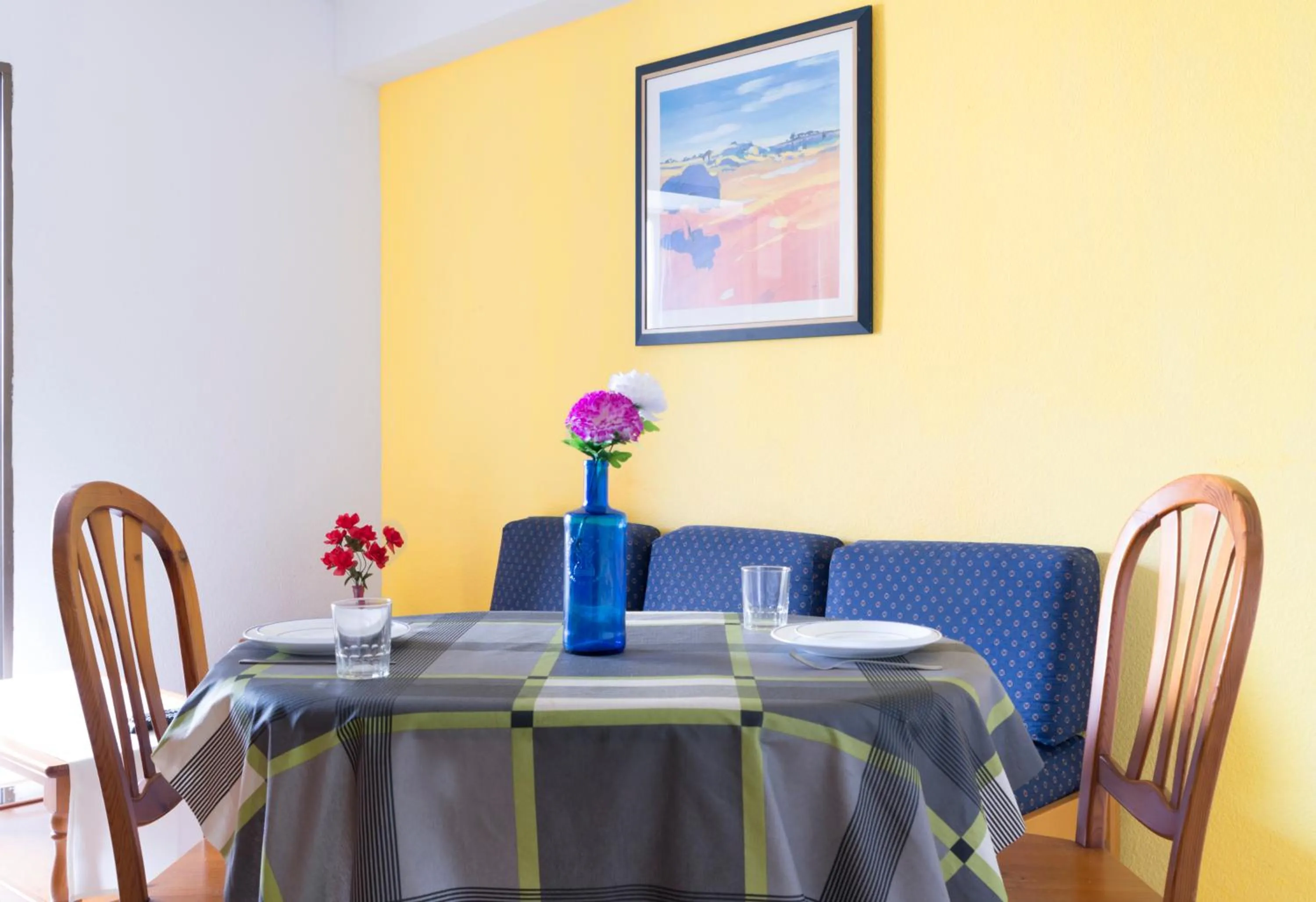 Dining area in Apartamentos Gemelos 2 y 4 by Gestaltur