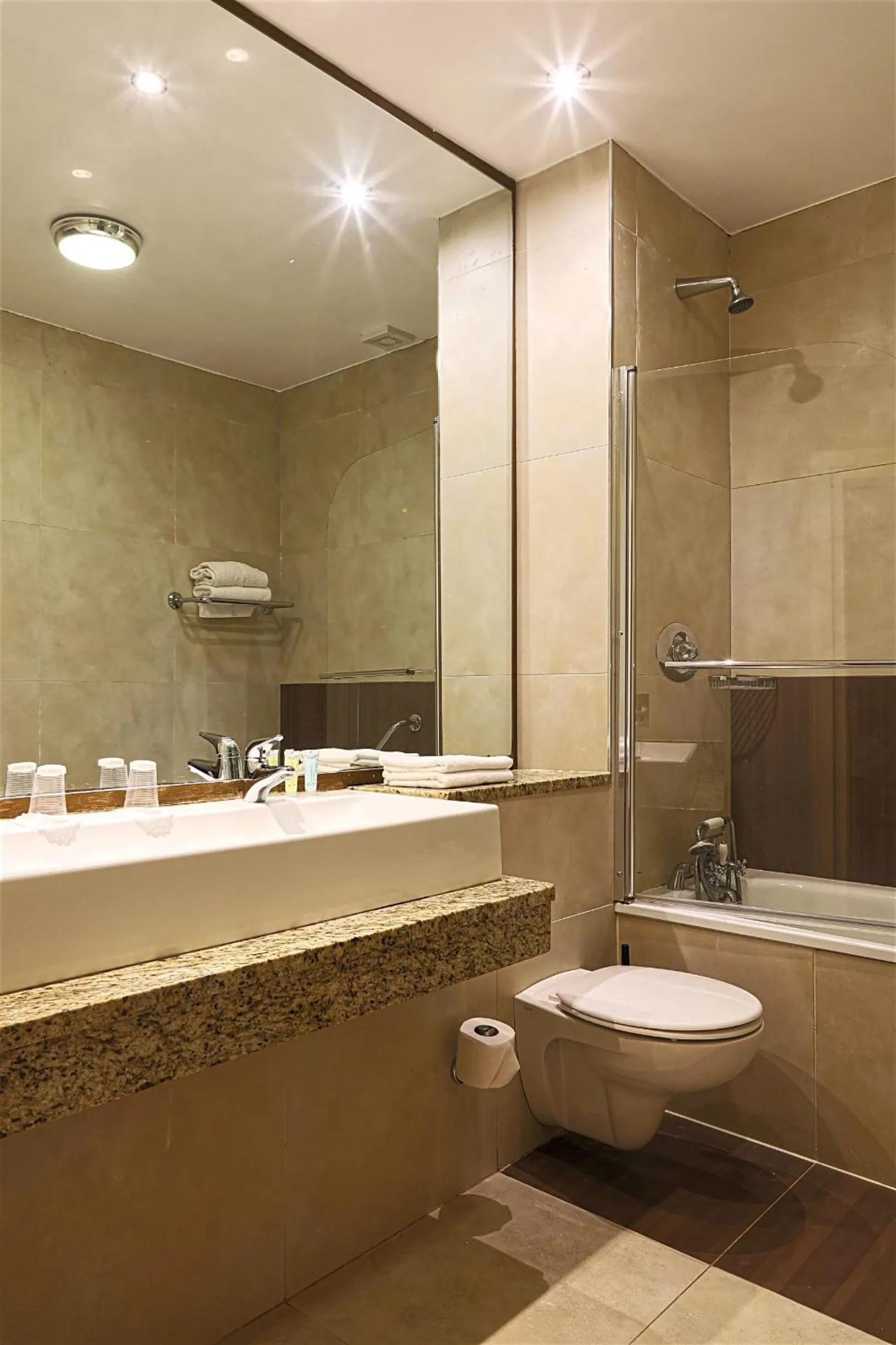 Bathroom in Westport Country Lodge Hotel