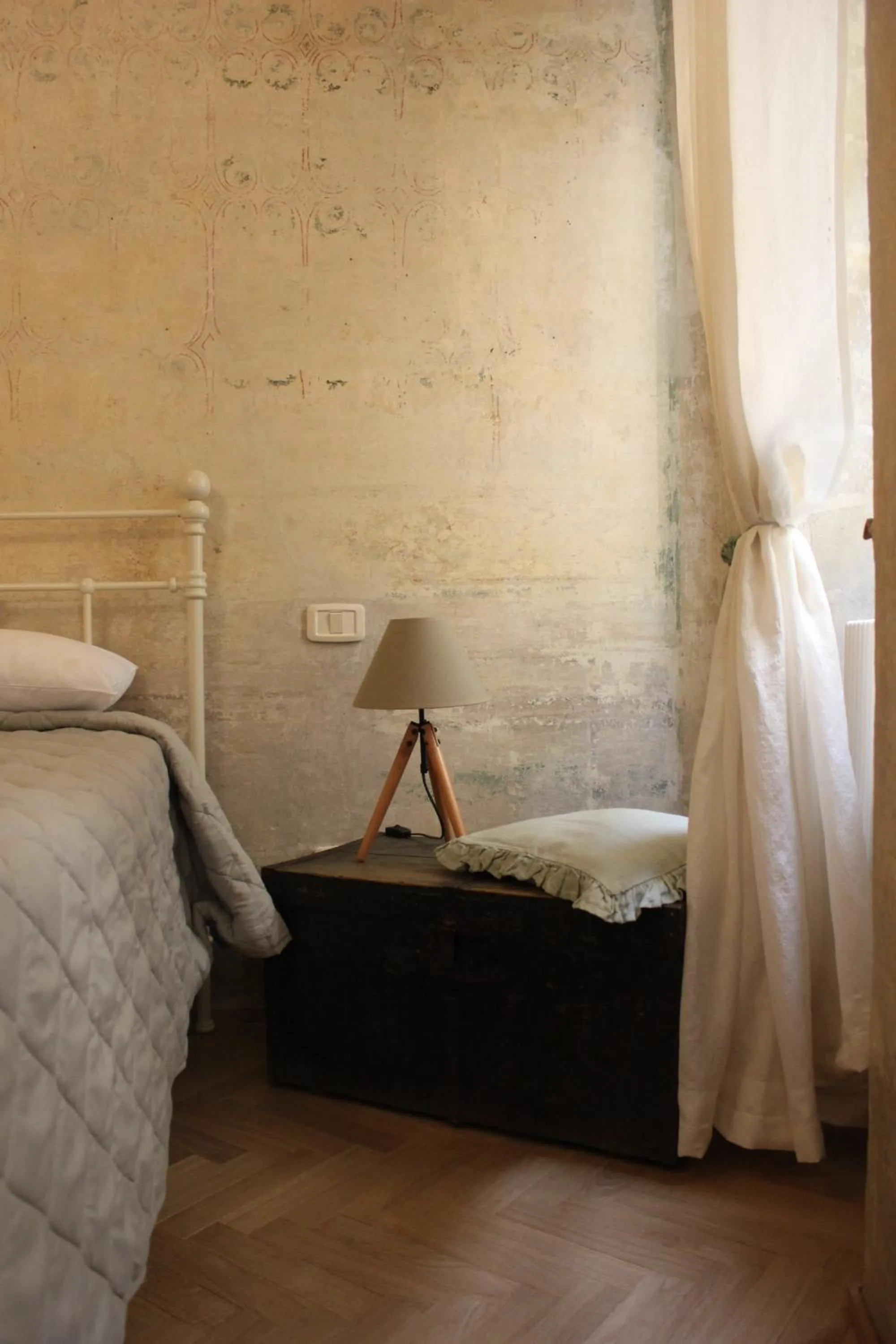 Decorative detail, Bed in Il Piccolo Cavour Charming House B&B