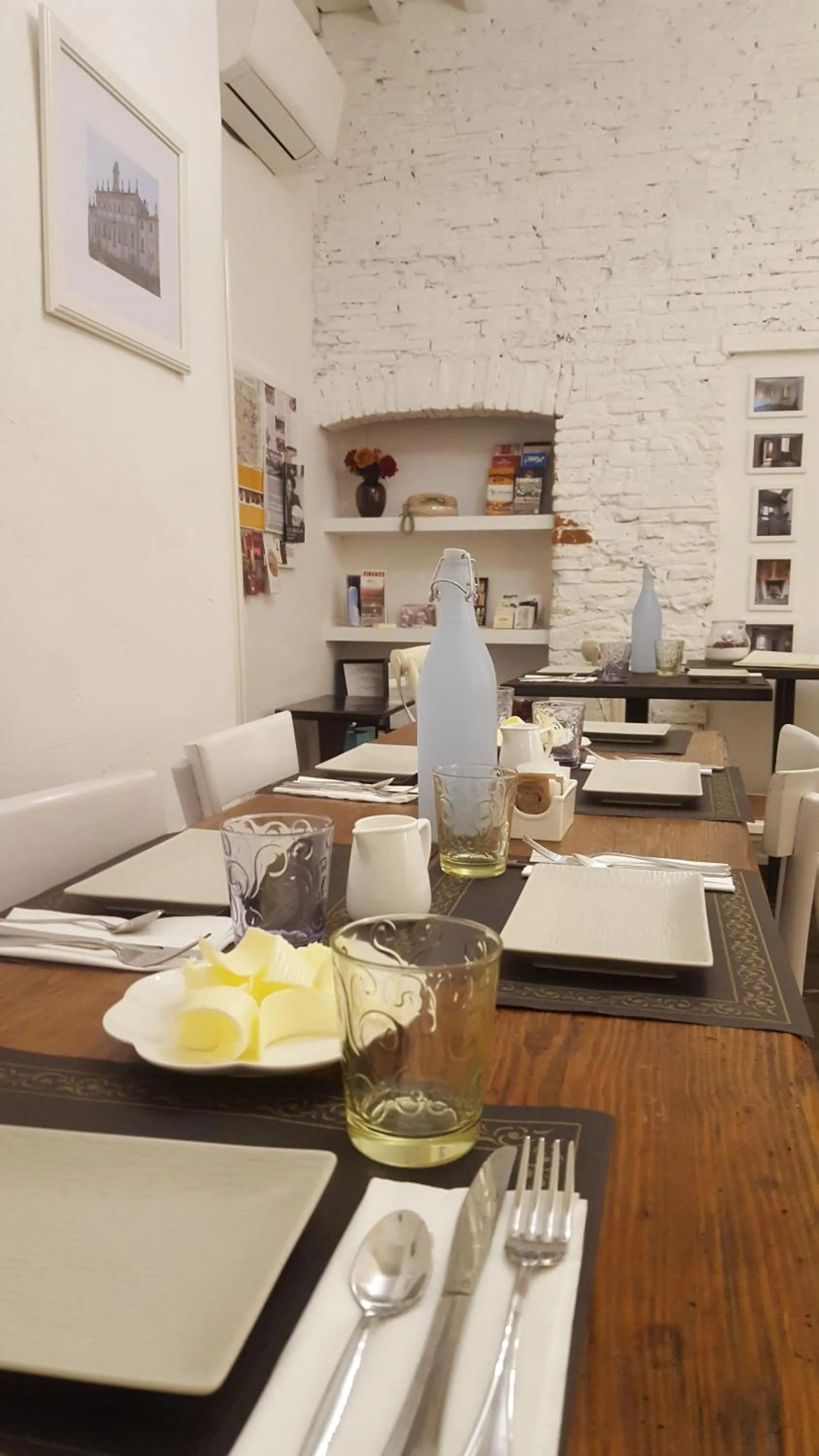 Restaurant/places to eat in Il Piccolo Cavour Charming House B&B