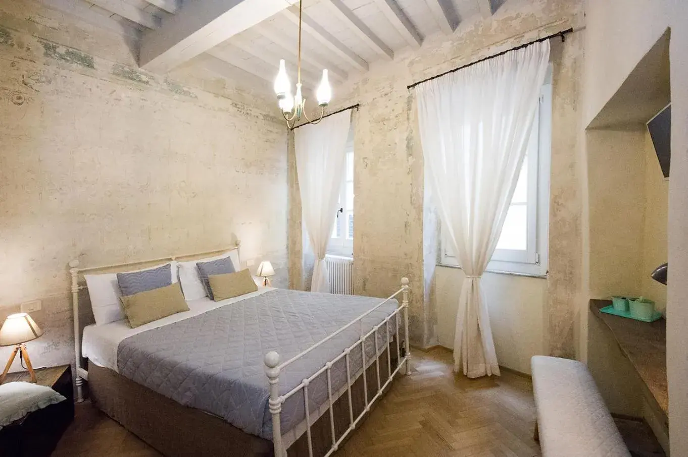 Double Room in Il Piccolo Cavour Charming House B&B Double Room in Il Piccolo Cavour Charming House B&B
