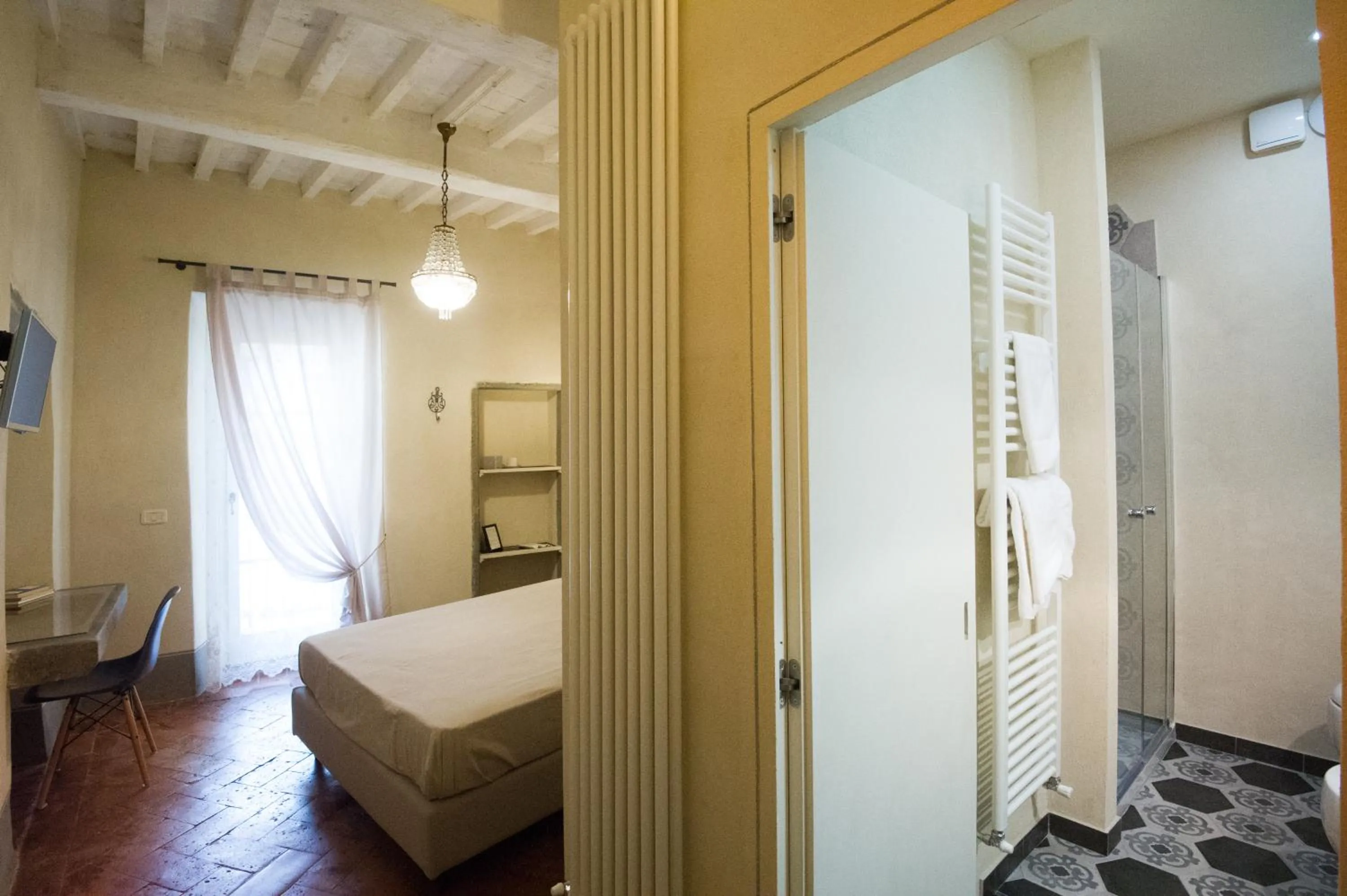 Photo of the whole room, Bed in Il Piccolo Cavour Charming House B&B