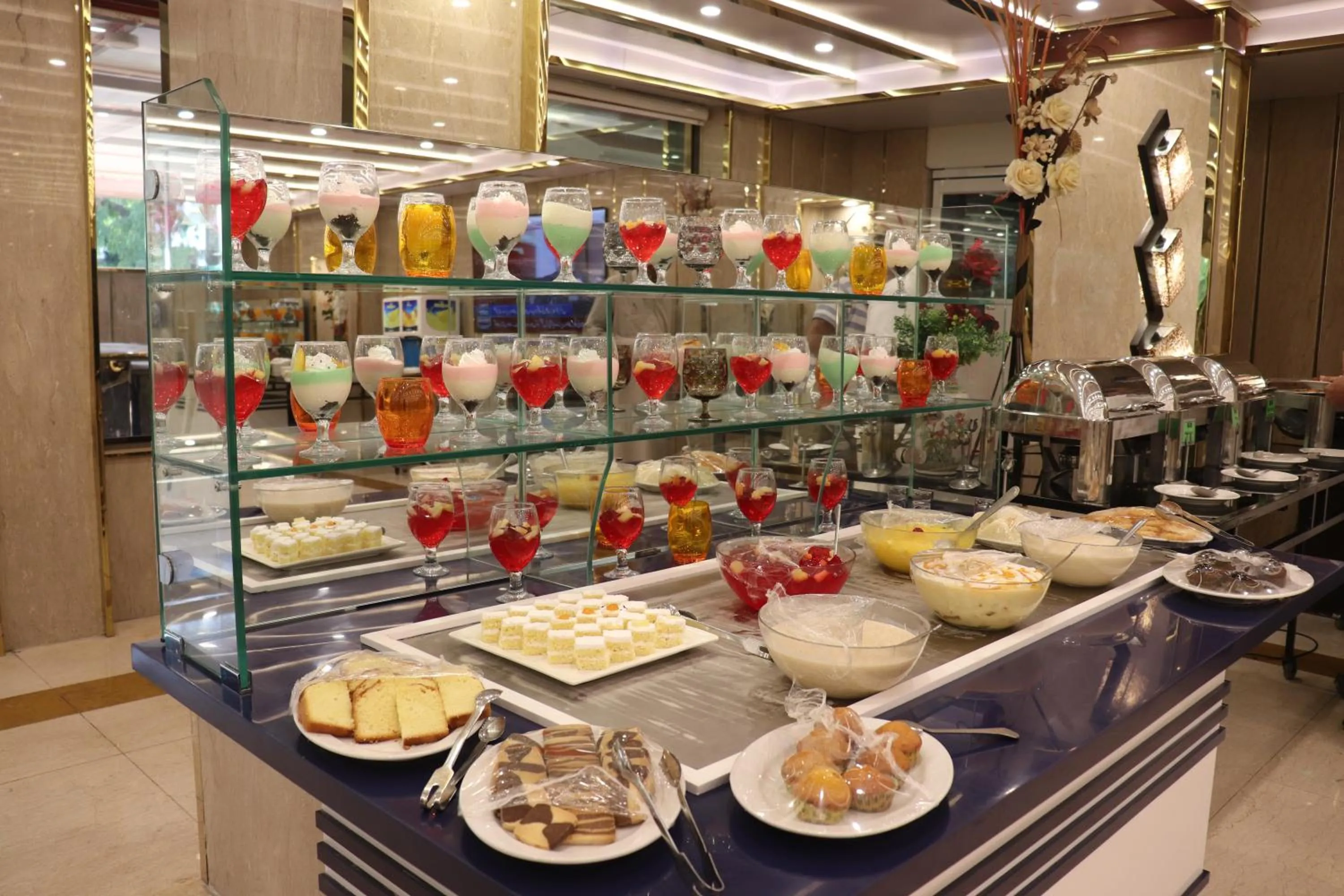 Restaurant/places to eat in Islamabad Hotel