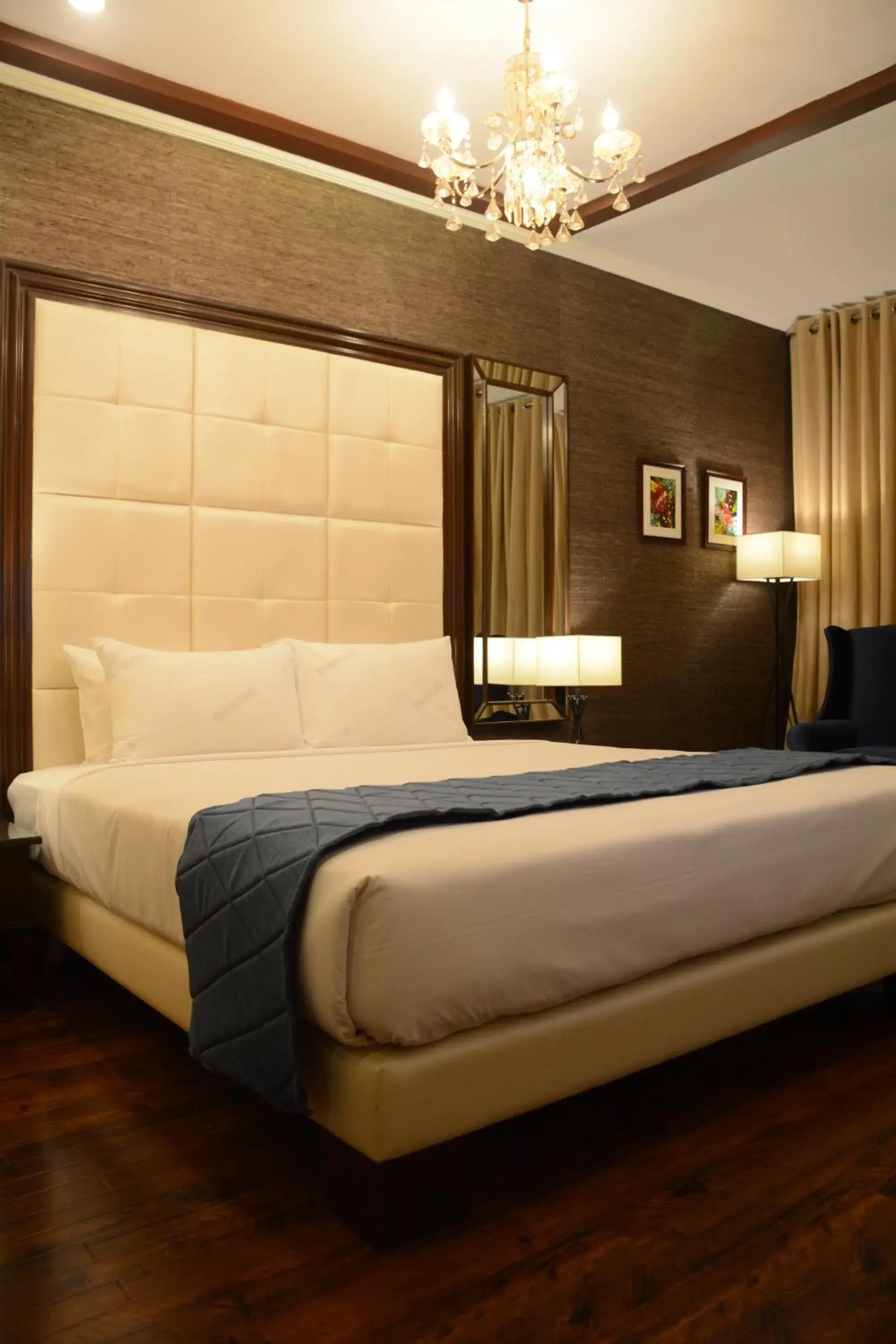 Bed in Islamabad Hotel Bed in Islamabad Hotel