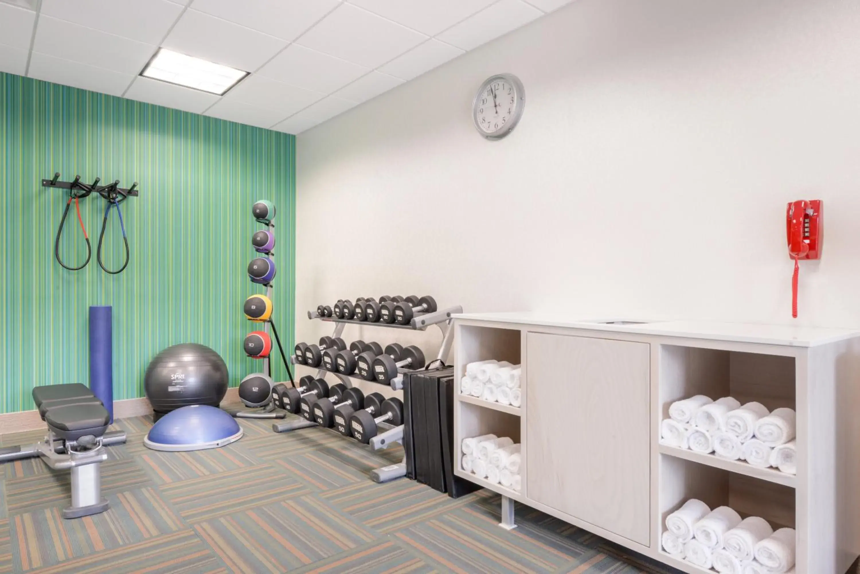 Fitness centre/facilities in Holiday Inn Express & Suites Salem by IHG Fitness centre/facilities in Holiday Inn Express & Suites Salem by IHG