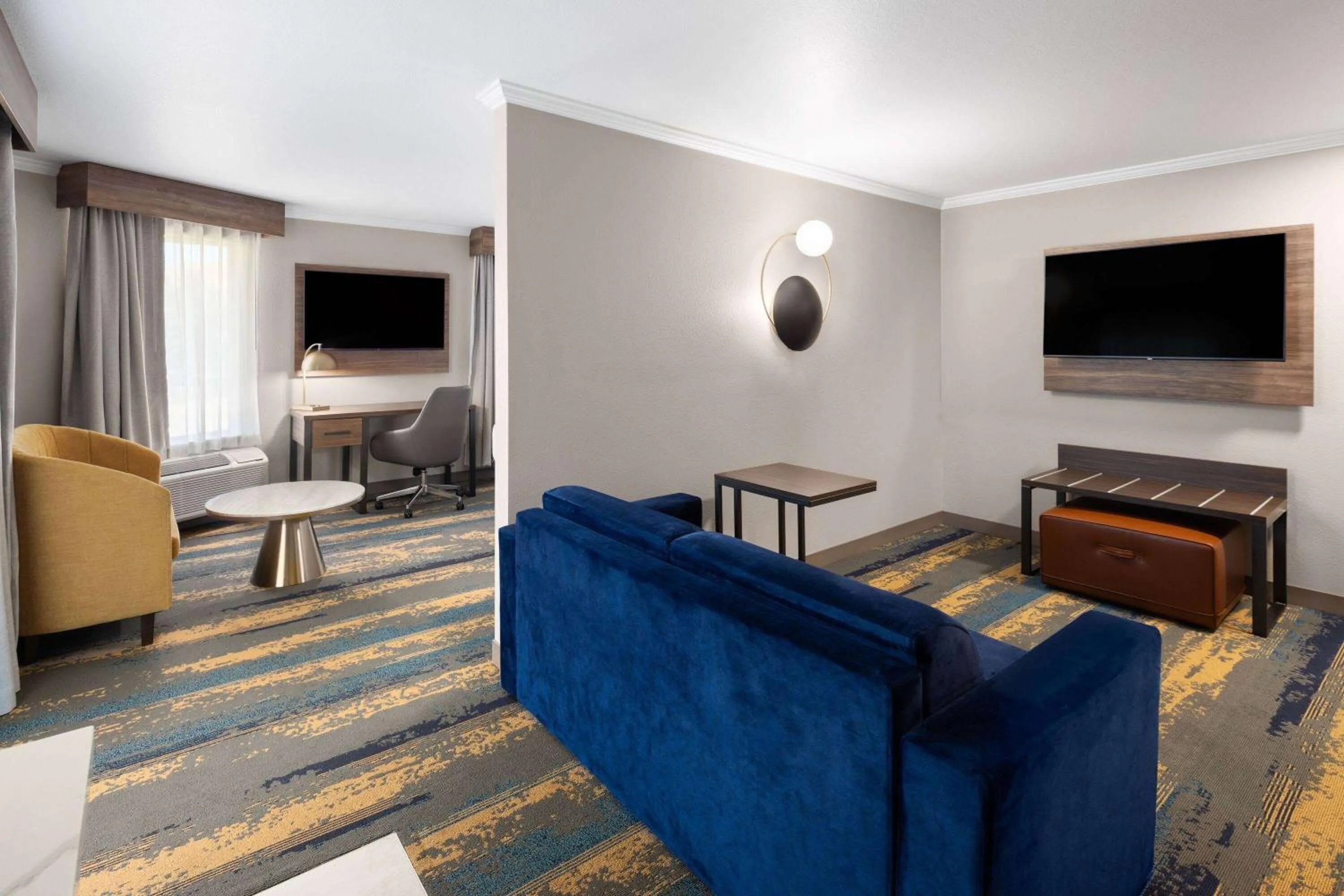 Photo of the whole room in La Quinta Inn & Suites by Wyndham Yakima Downtown