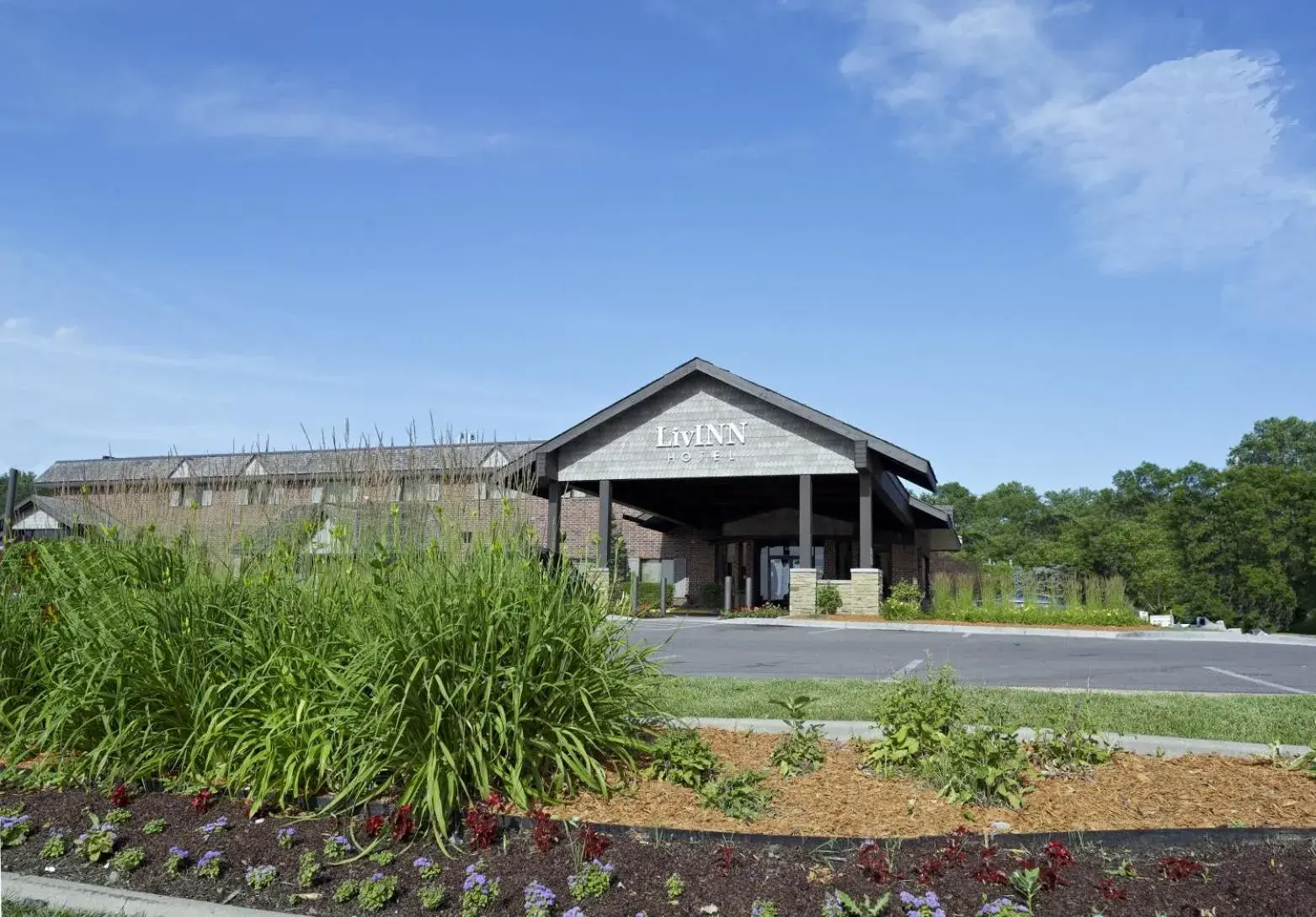 Property building in LivINN Hotel Minneapolis North / Fridley Property building in LivINN Hotel Minneapolis North / Fridley