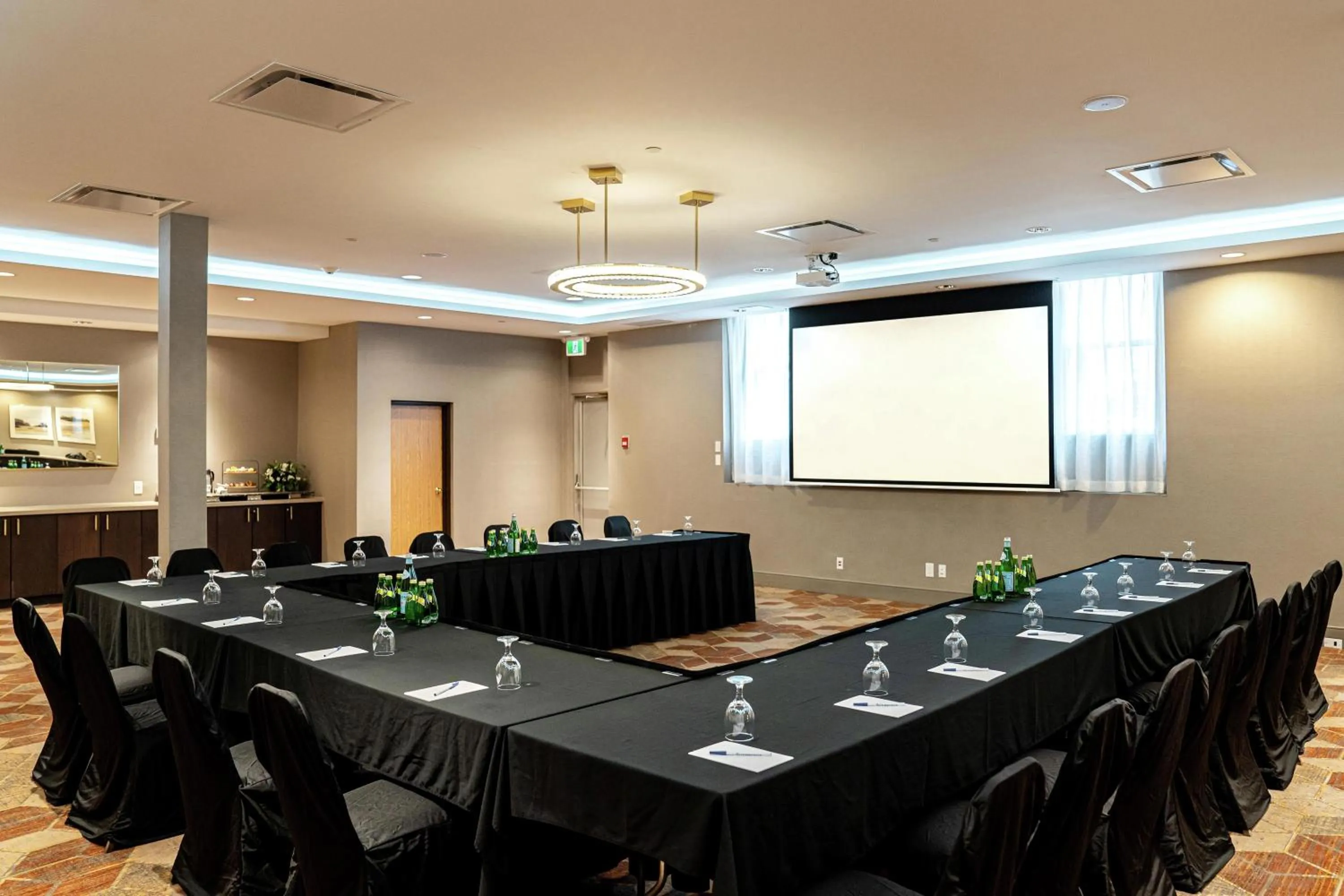 Meeting/conference room in DoubleTree by Hilton Kitchener