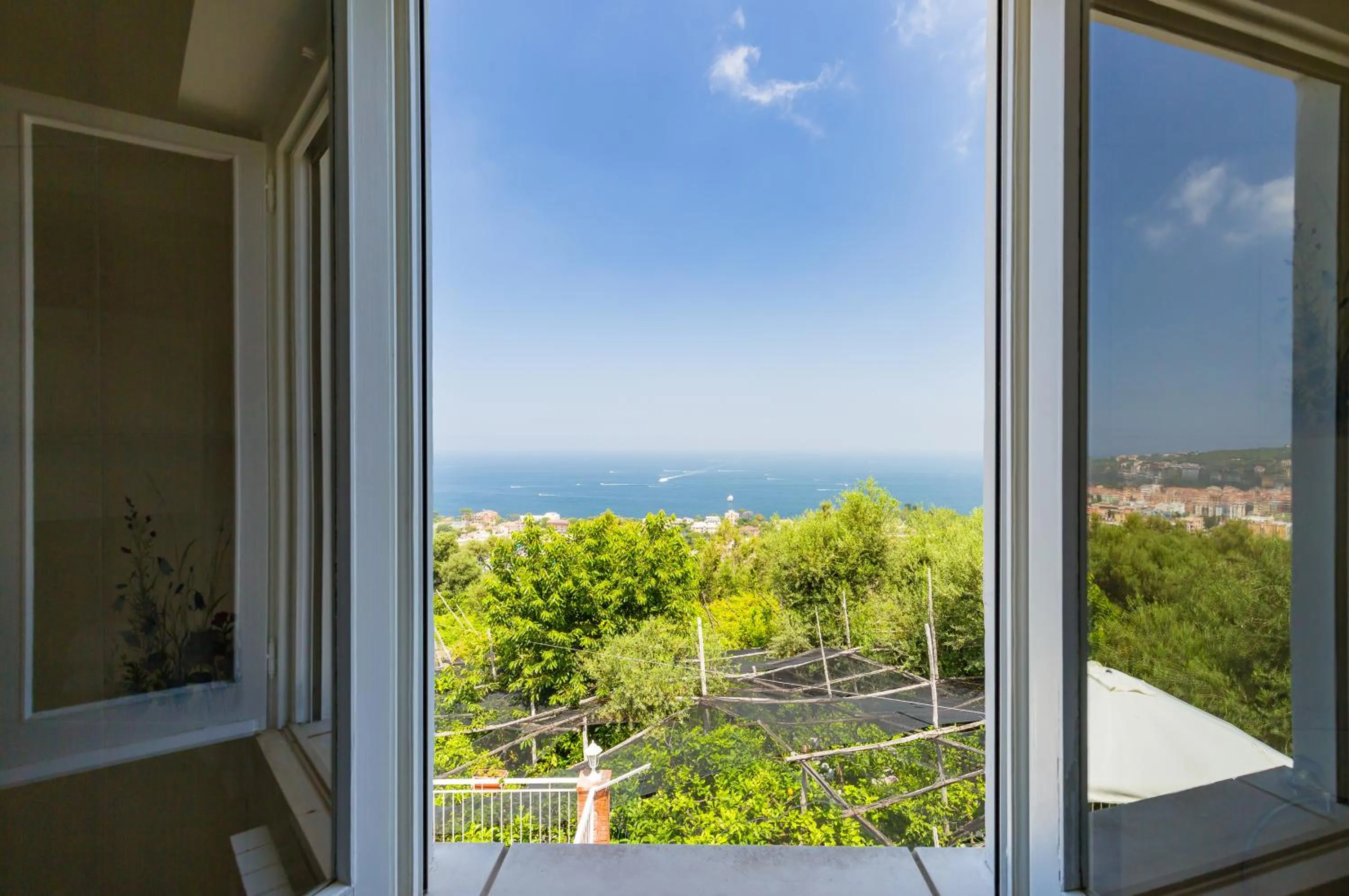 Sea view in Villa Sorrento Flats