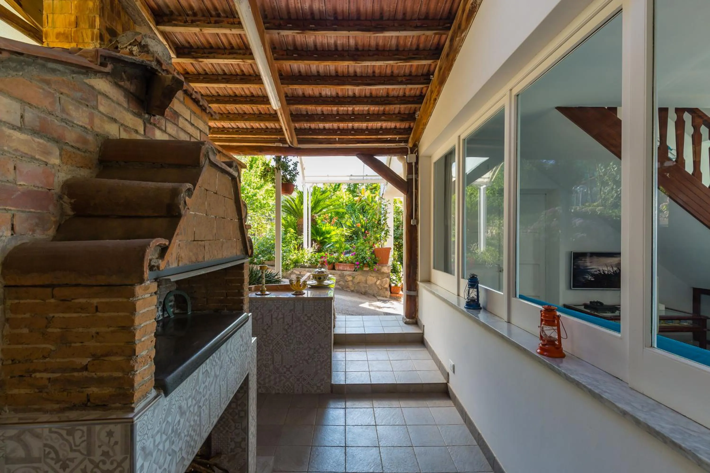 BBQ facilities in Villa Sorrento Flats