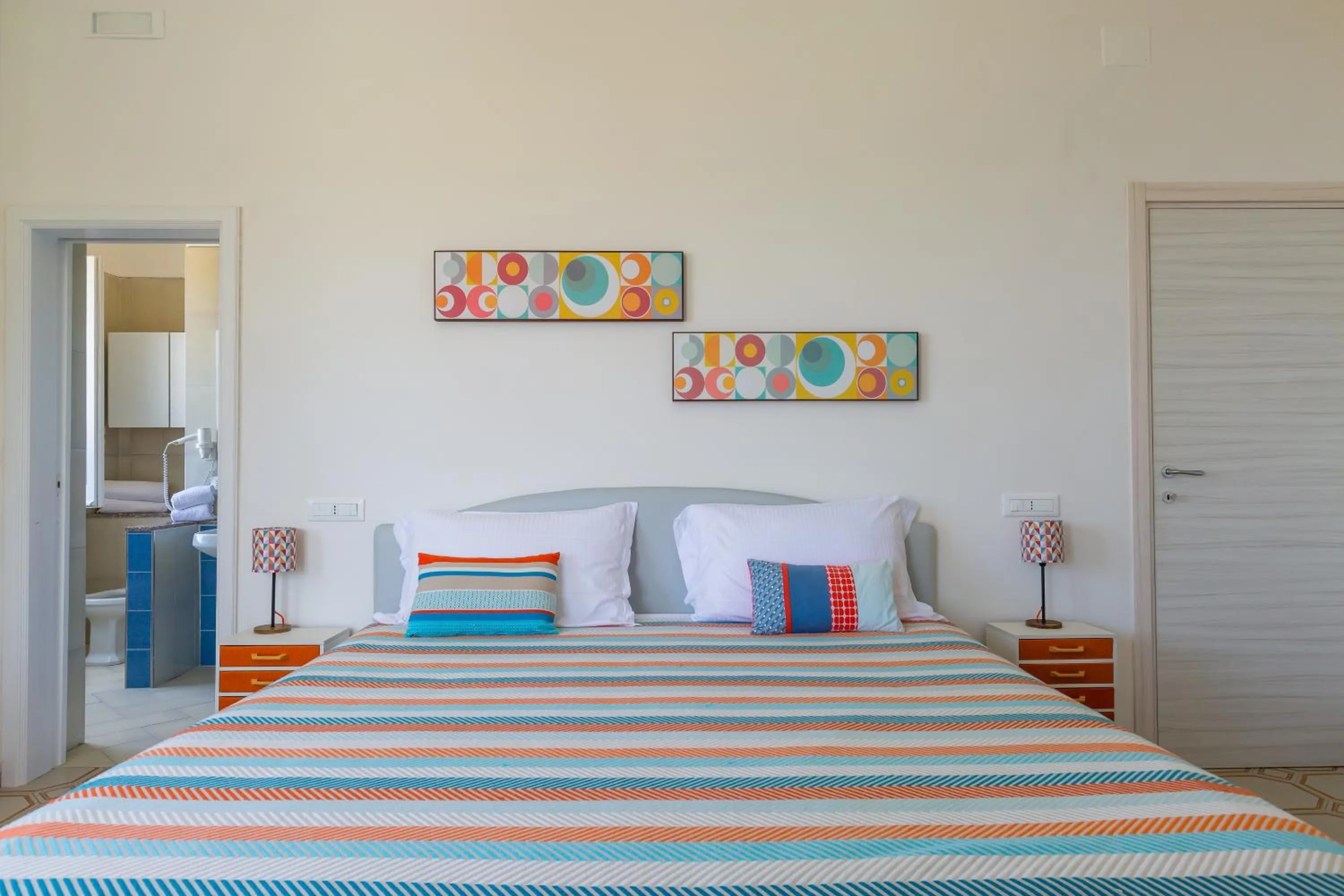 Bed in Villa Sorrento Flats