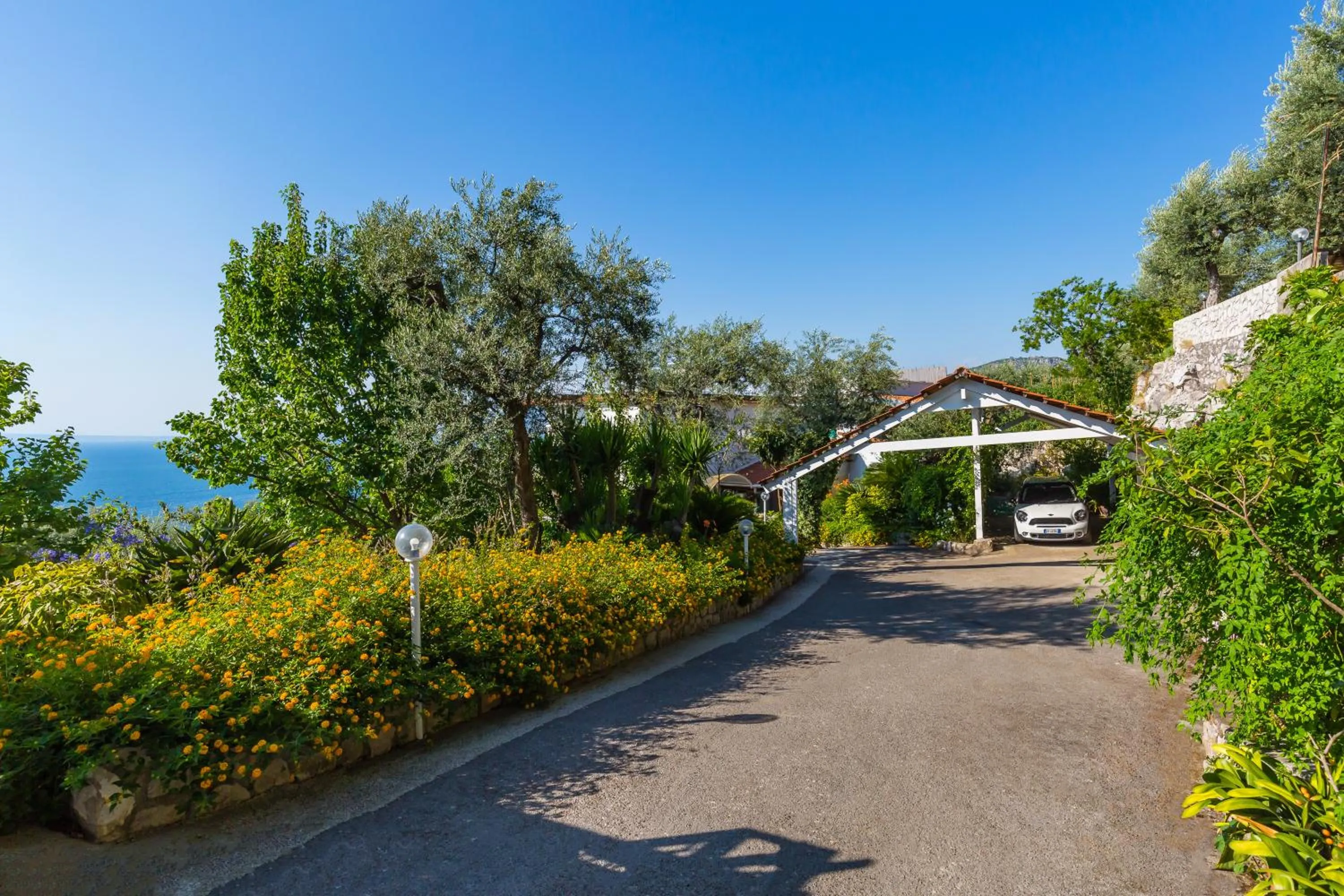 Facade/entrance in Villa Sorrento Flats