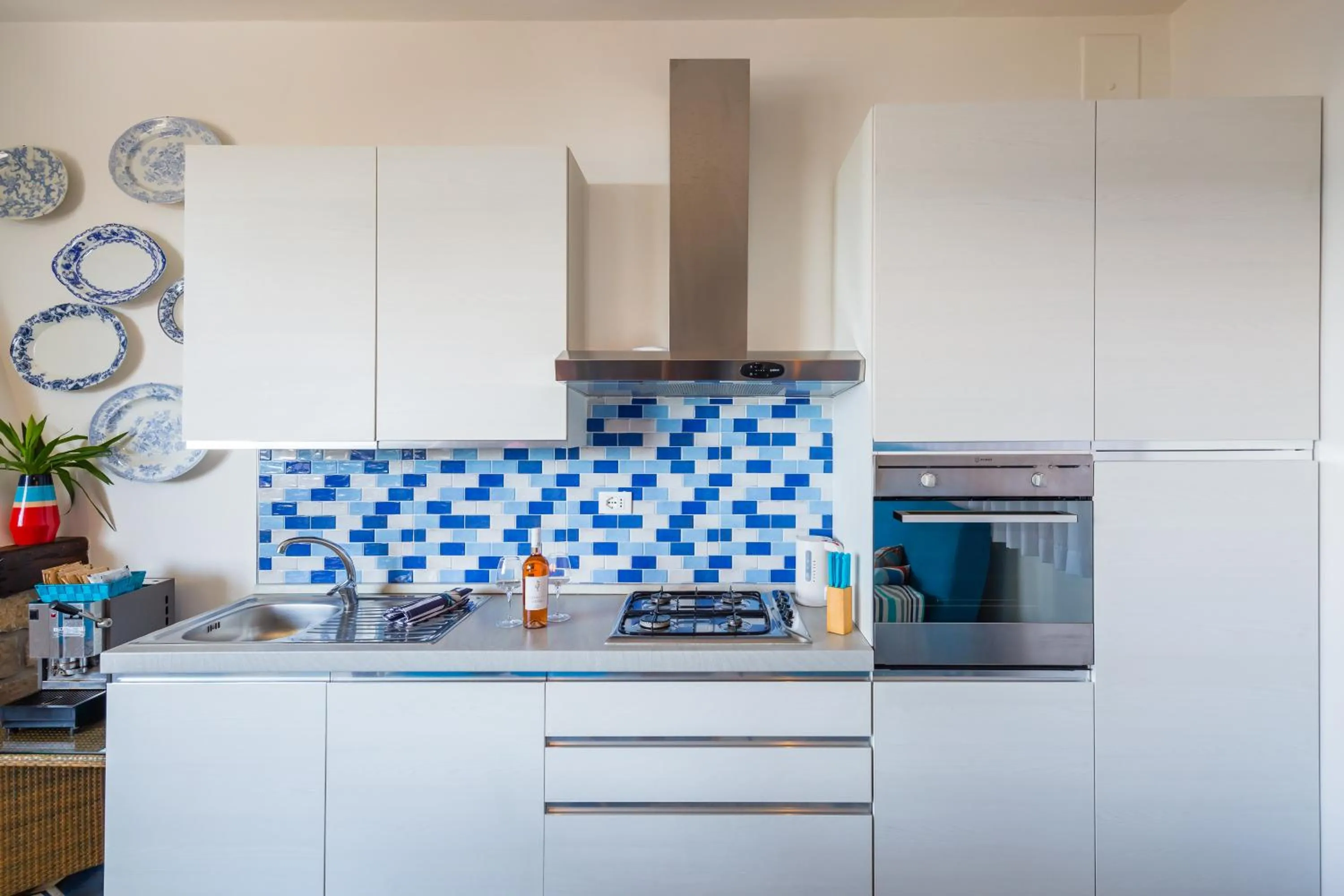 Kitchen or kitchenette in Villa Sorrento Flats
