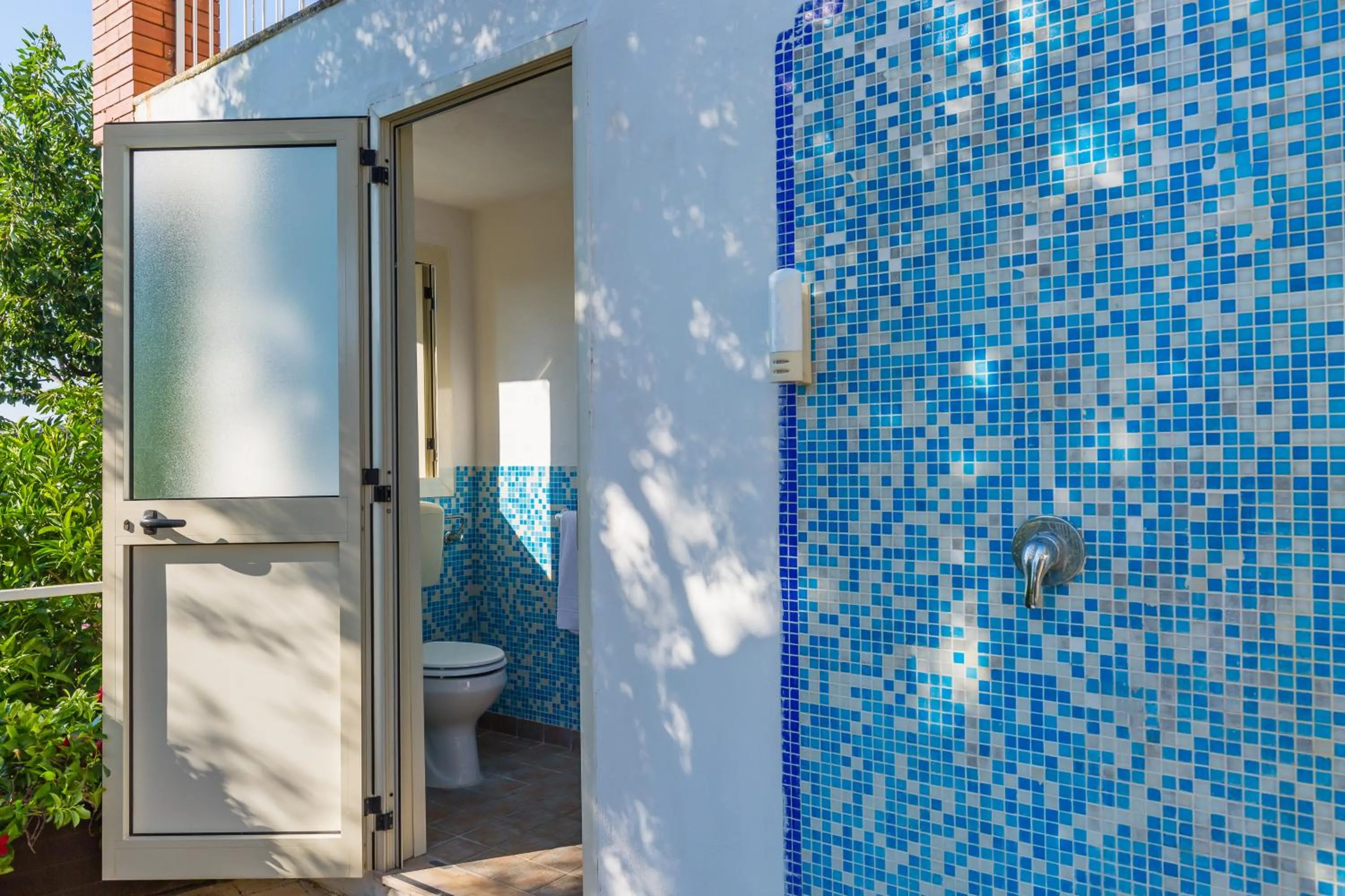 Shower in Villa Sorrento Flats