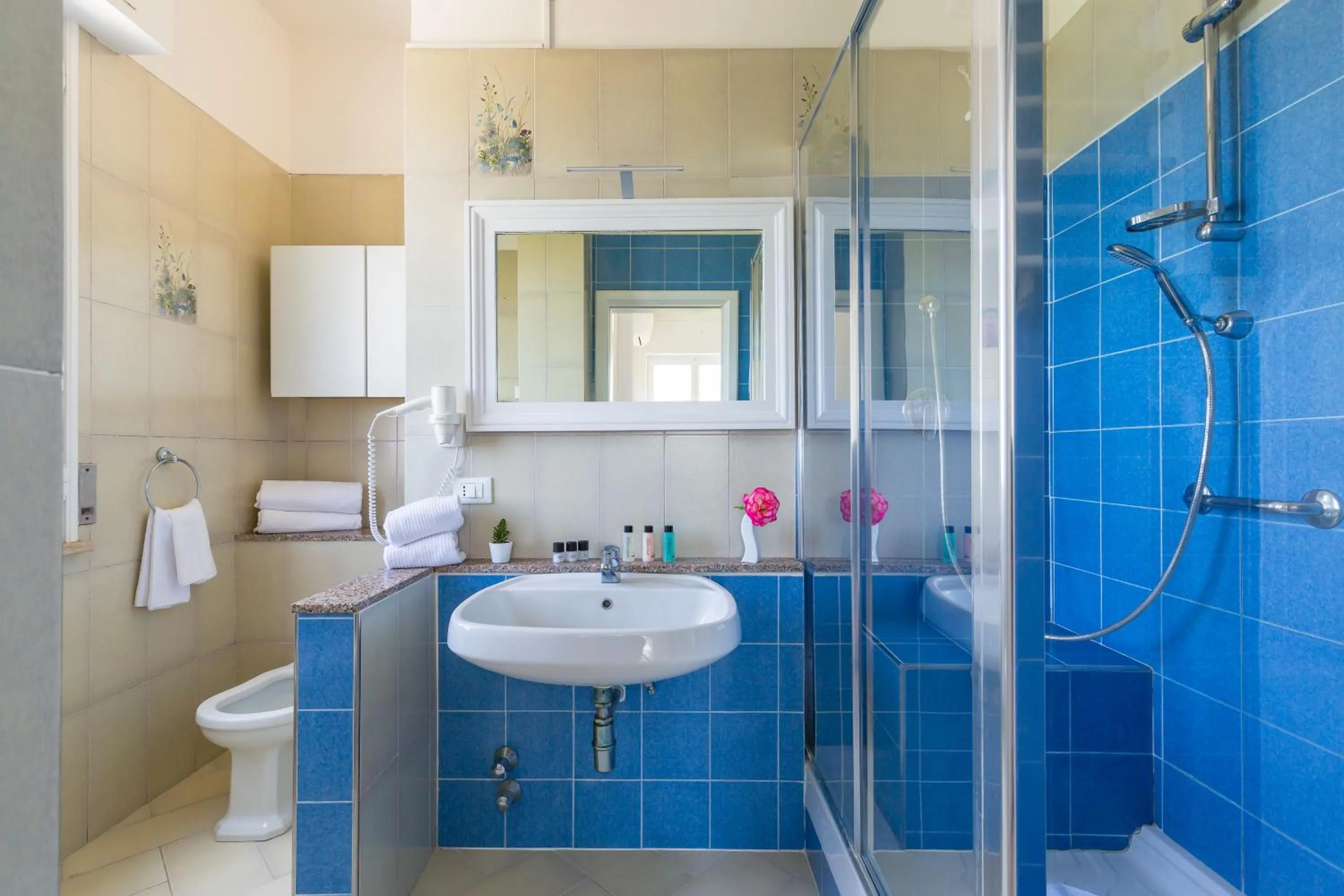 Shower in Villa Sorrento Flats