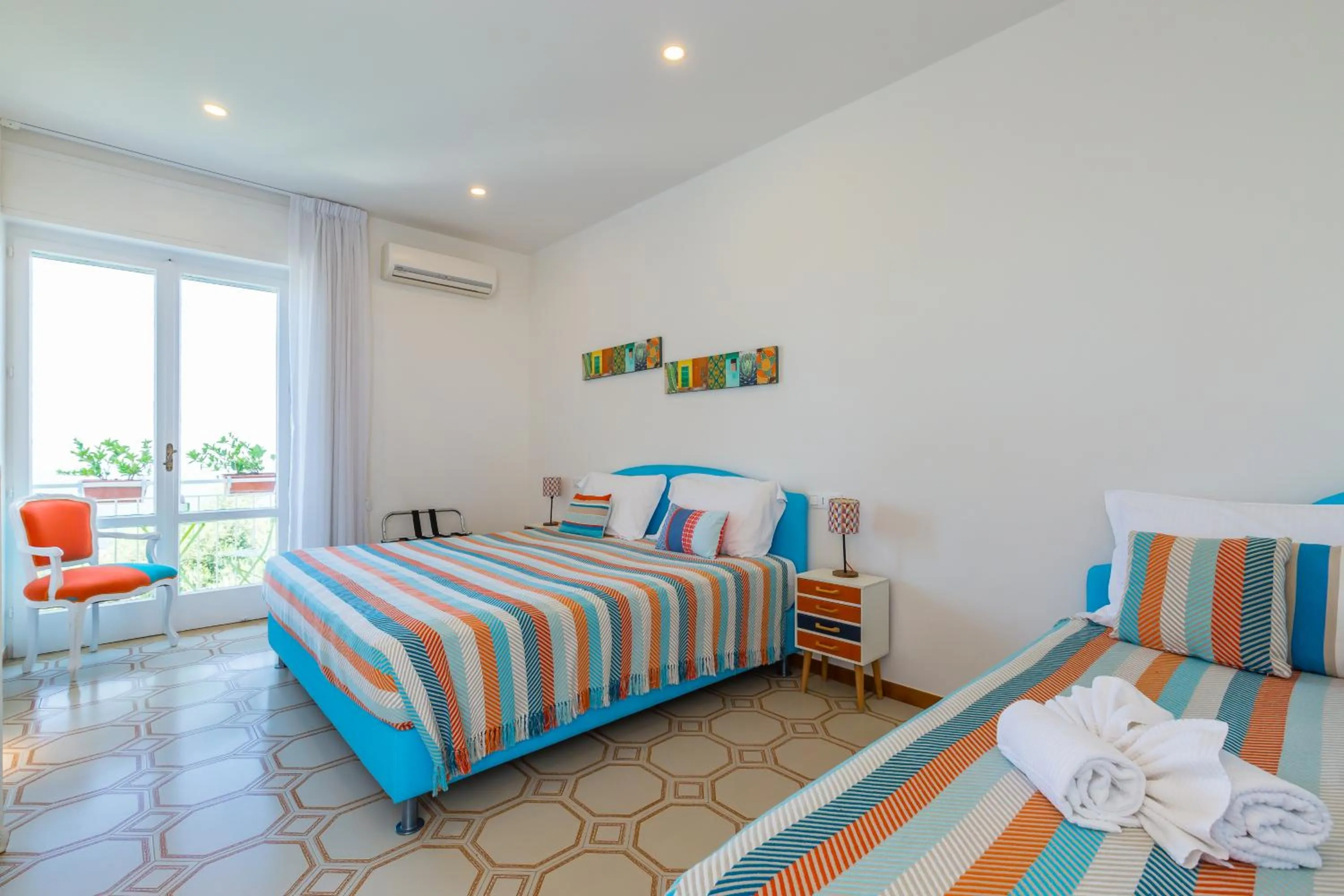 Bed in Villa Sorrento Flats