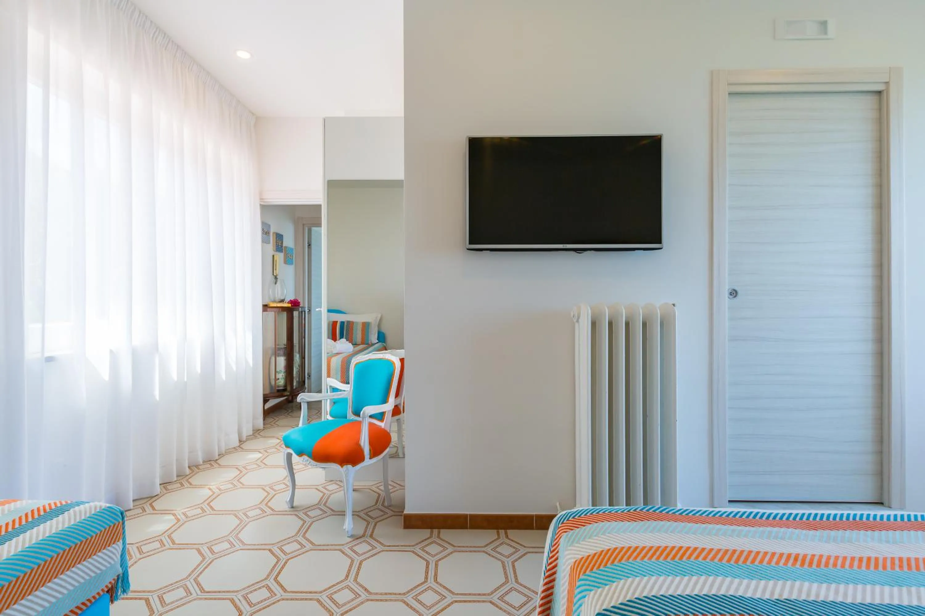 TV and multimedia, Bed in Villa Sorrento Flats
